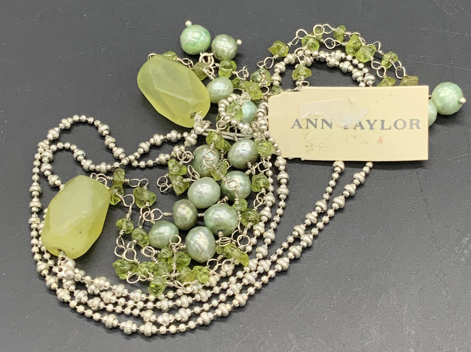 ANNE TAYLOR NWT Green Beaded Lariat Necklace (1 of 7)