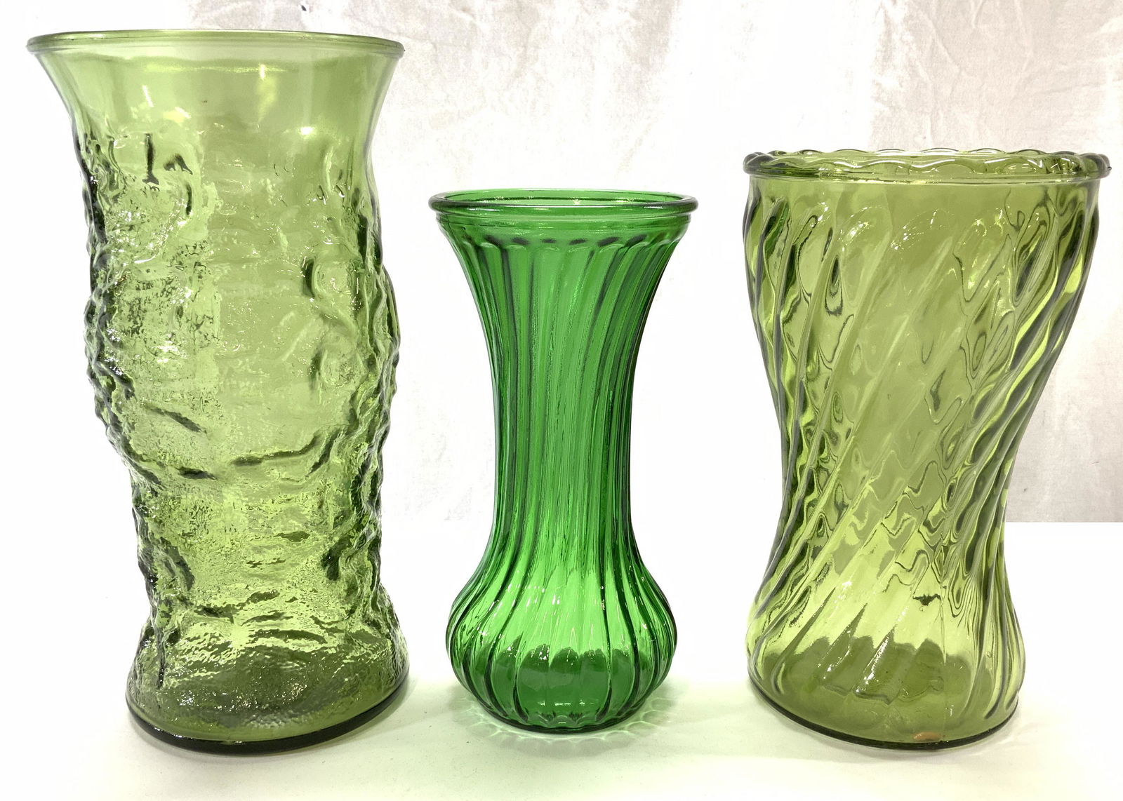 Lot 3 Vintage Green Glass Flower Vases (1 of 6)