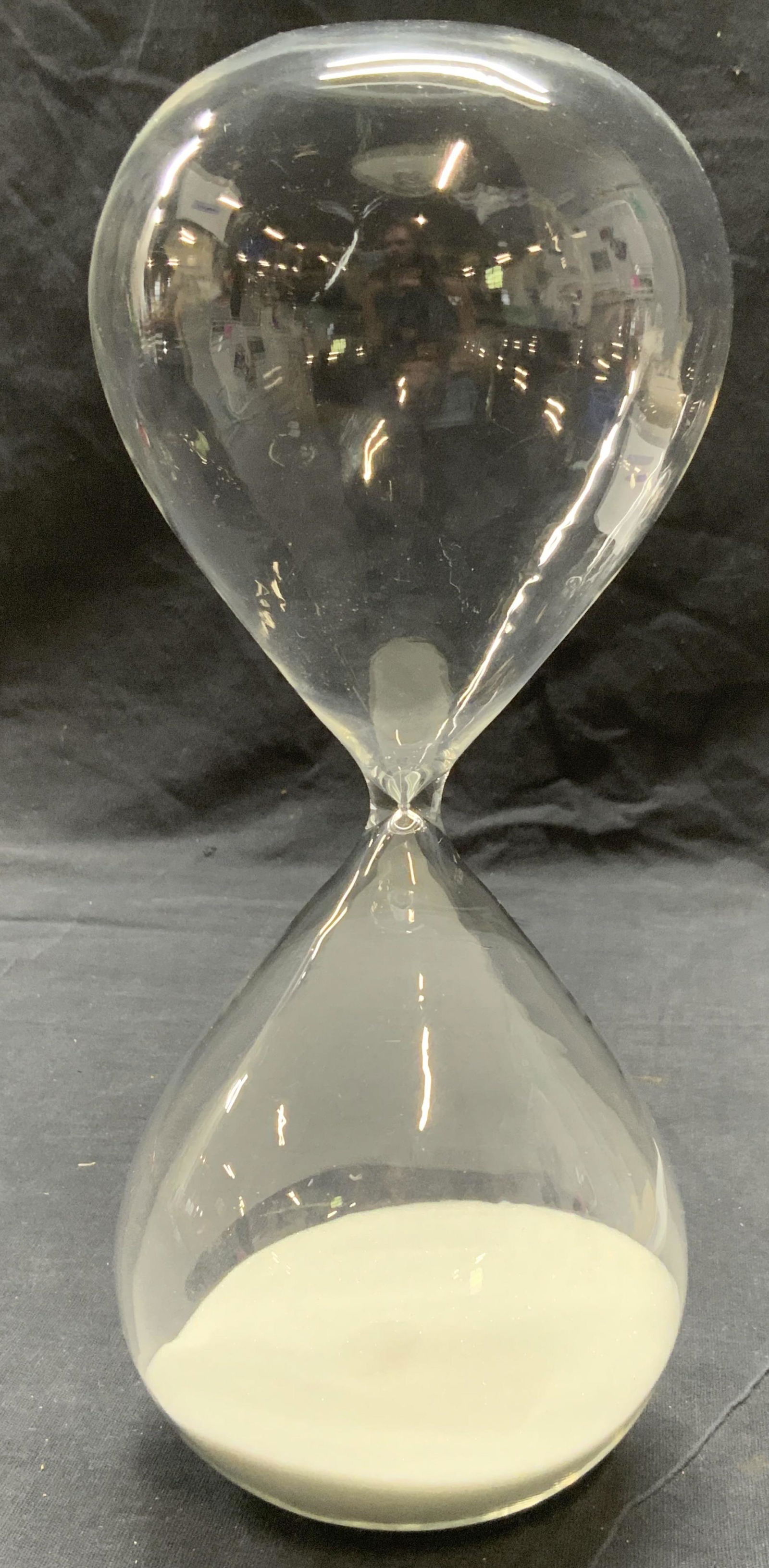Handblown Modern Minimalist Hour Glass (1 of 4)