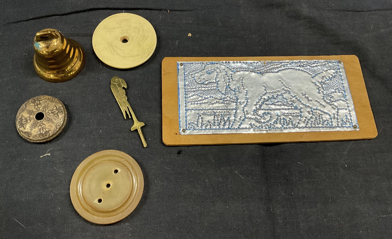 Lot 6 Various Decorative Accessories, Folk Art (1 of 4)