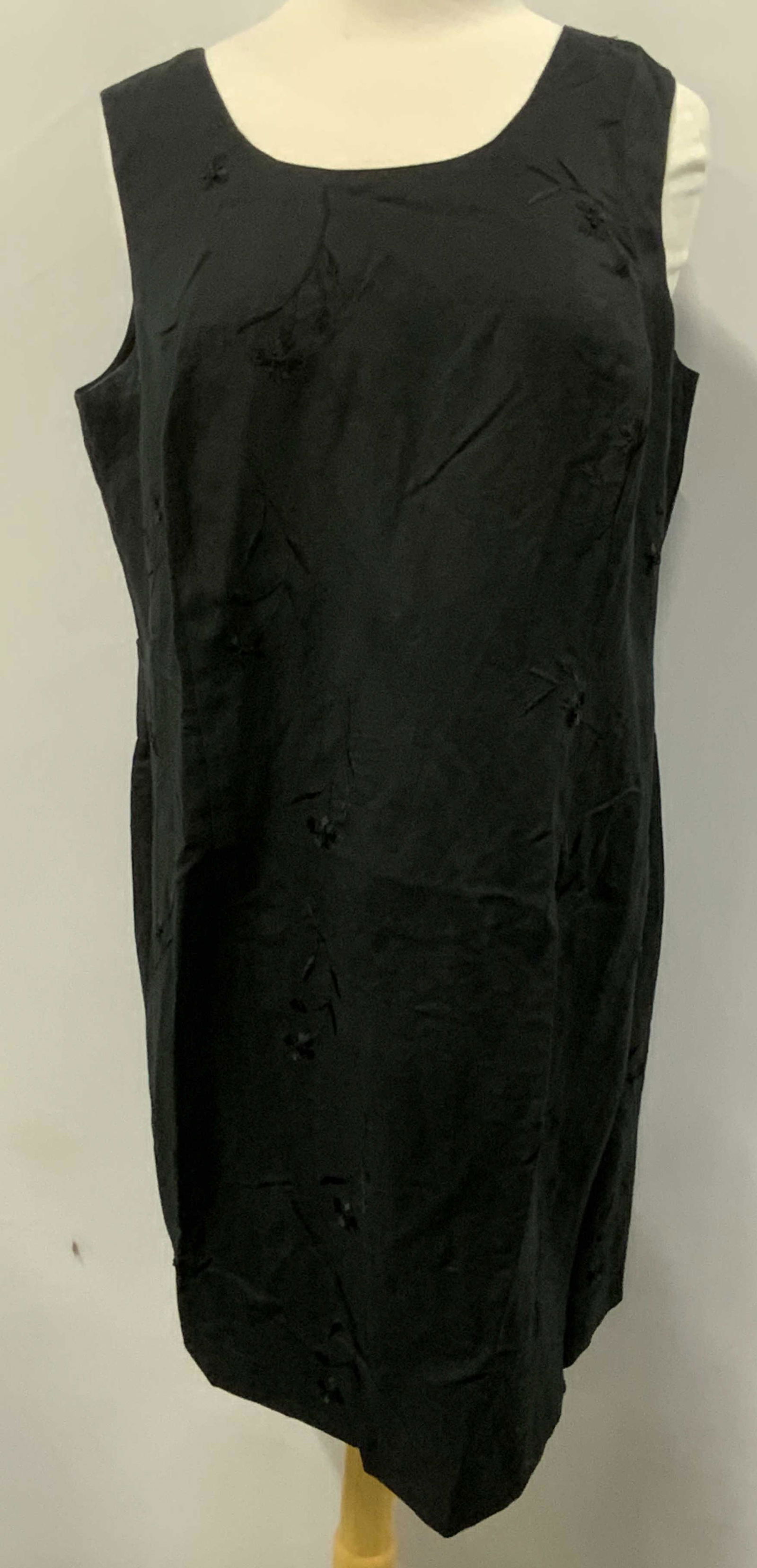 VENEZIA Black Floral Shift Dress Plus Size (1 of 5)