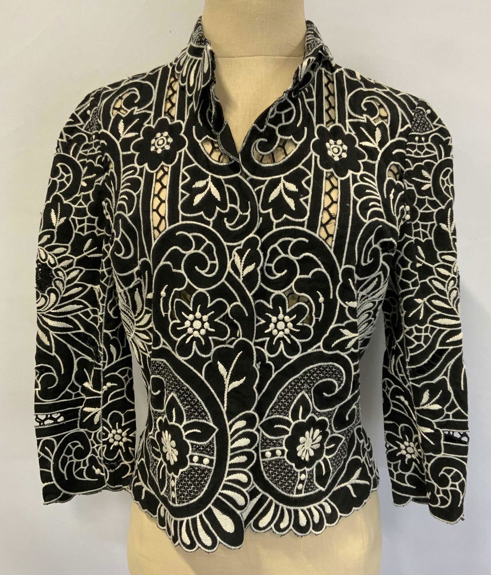 VIVIAN TAM Black & White Embroidered Linen Jacket (1 of 5)