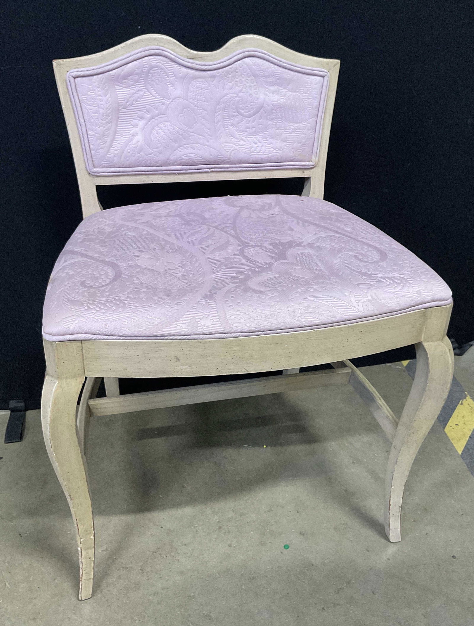 Vintage Pink Upholstered Vanity Chair Nov 30, 2022 The Benefit Shop