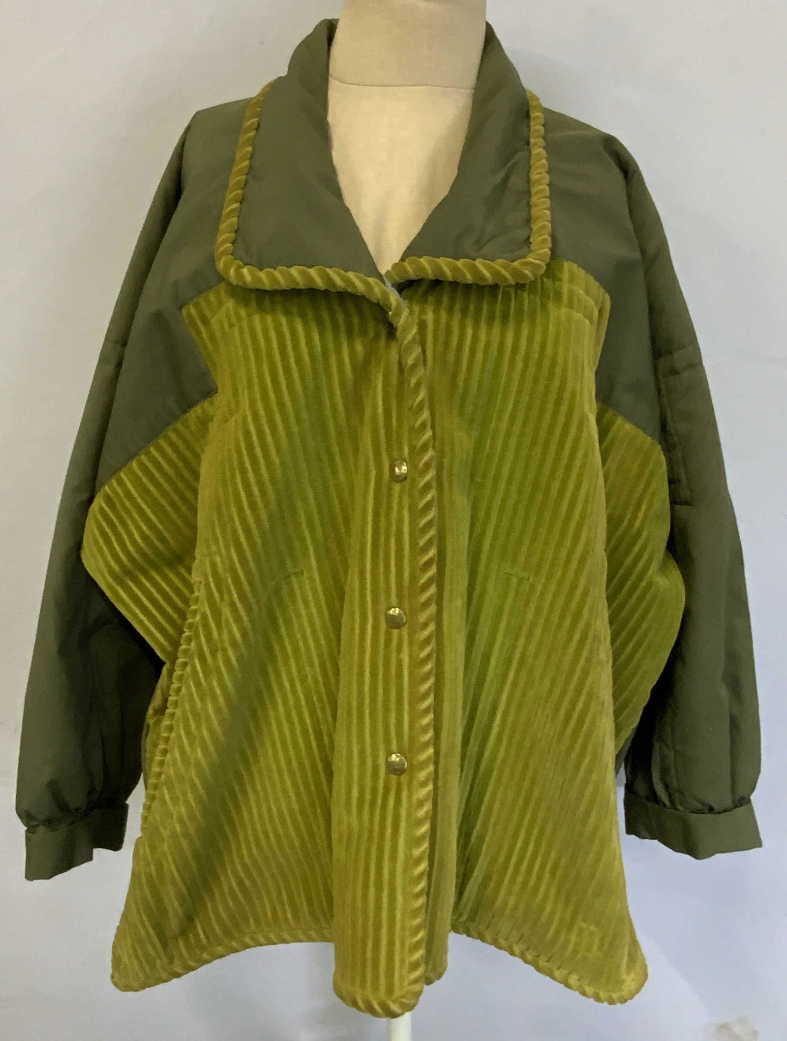 Vintage BANDERAS PIERA Green Coat (1 of 7)