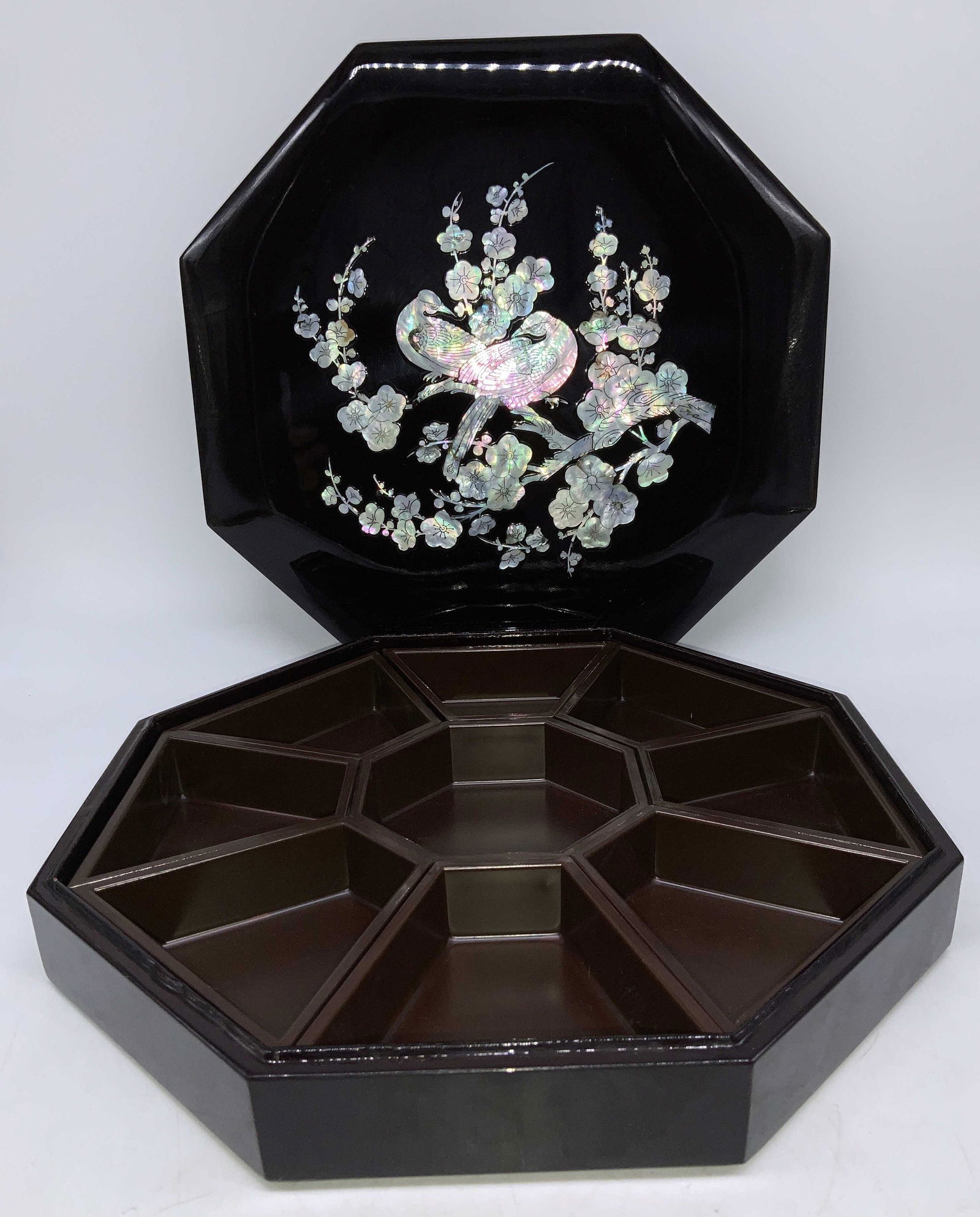 Asian Lacquerware Octagonal Bento Box w Inlaid MOP (1 of 8)