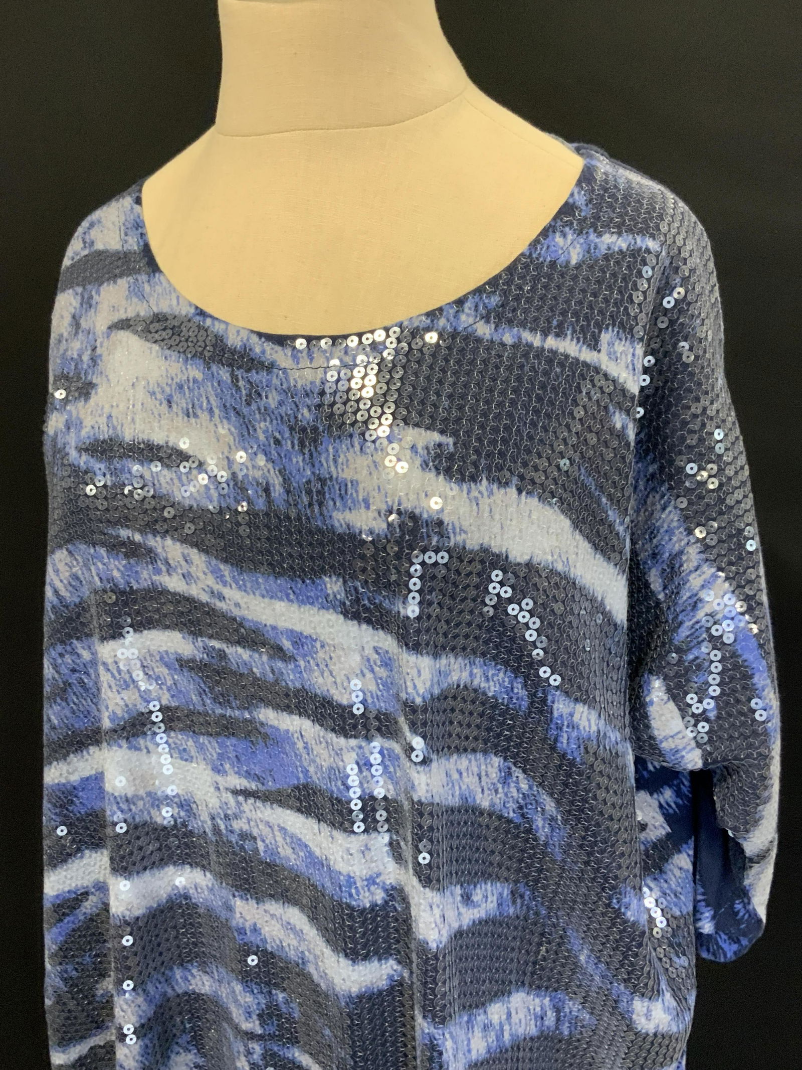 Michael Kors Sequin Tee Shirt, sz Large (1 of 5)