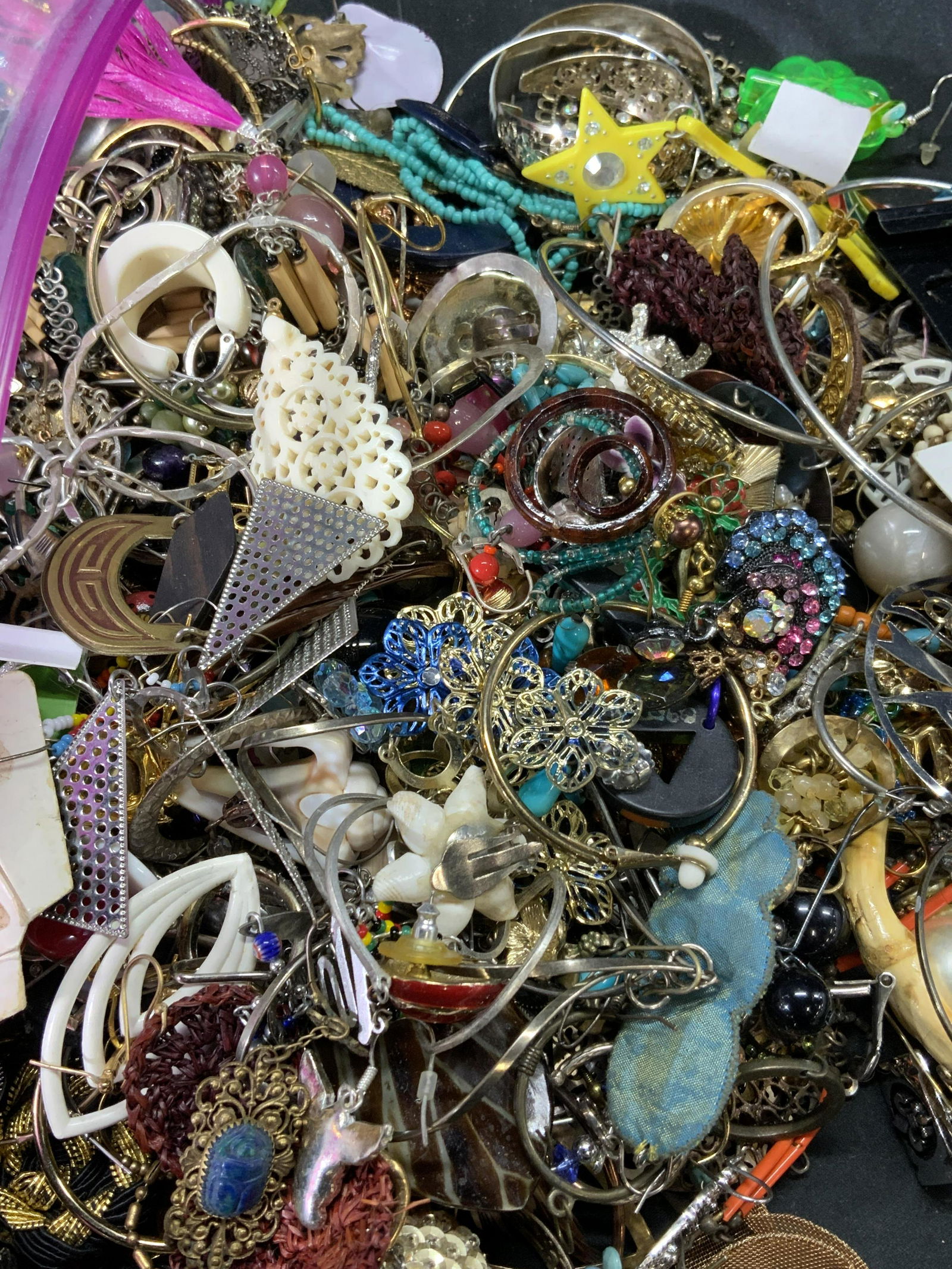 Group lot 15+ LBS Single Earrings, Jewelry (1 of 6)