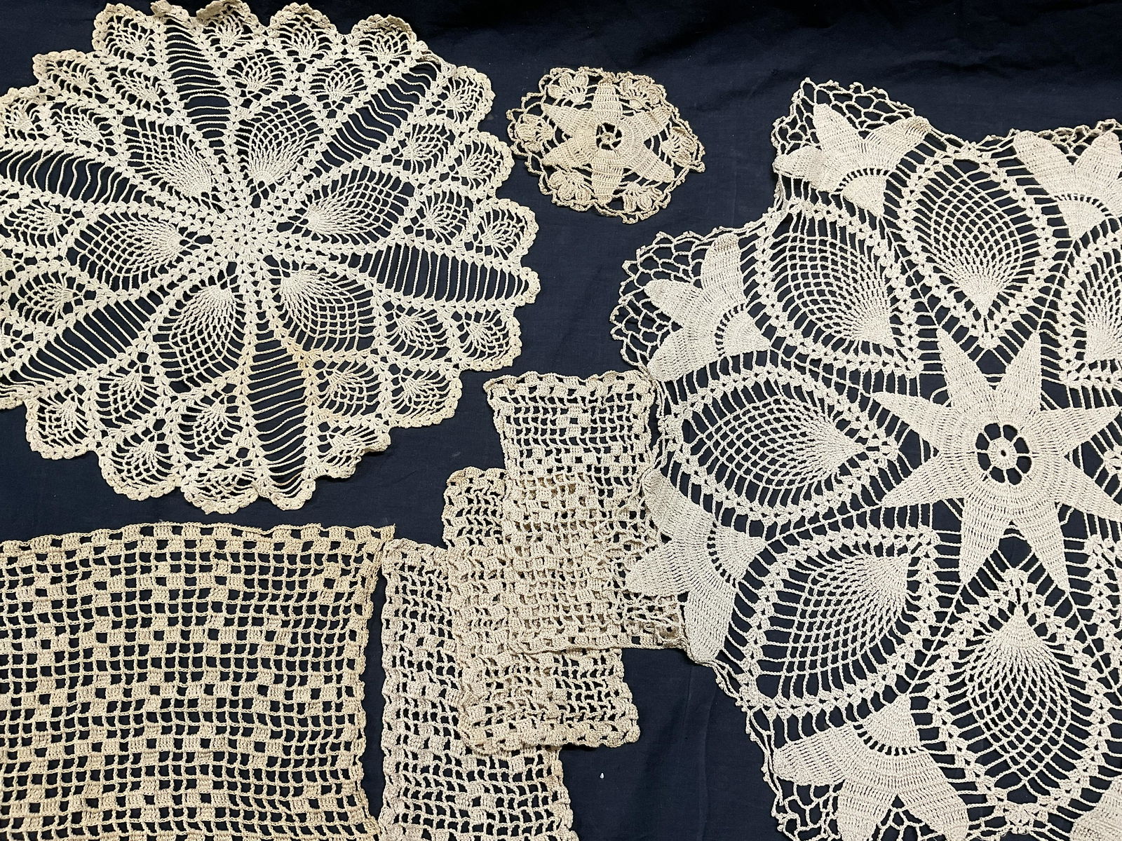 Lot 7 Vintage Tabletop Fabric Doilies, Linens (1 of 5)