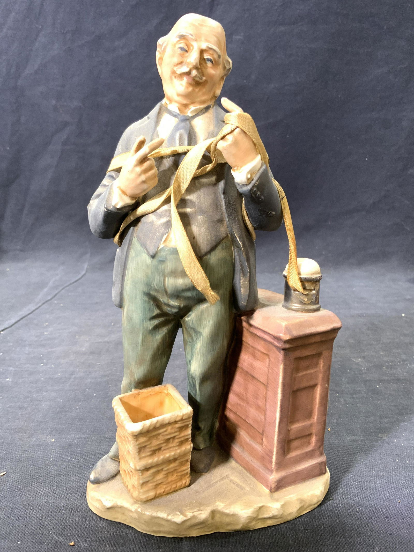 TILSO STOCK BROKER Porcelain Figure (1 of 6)