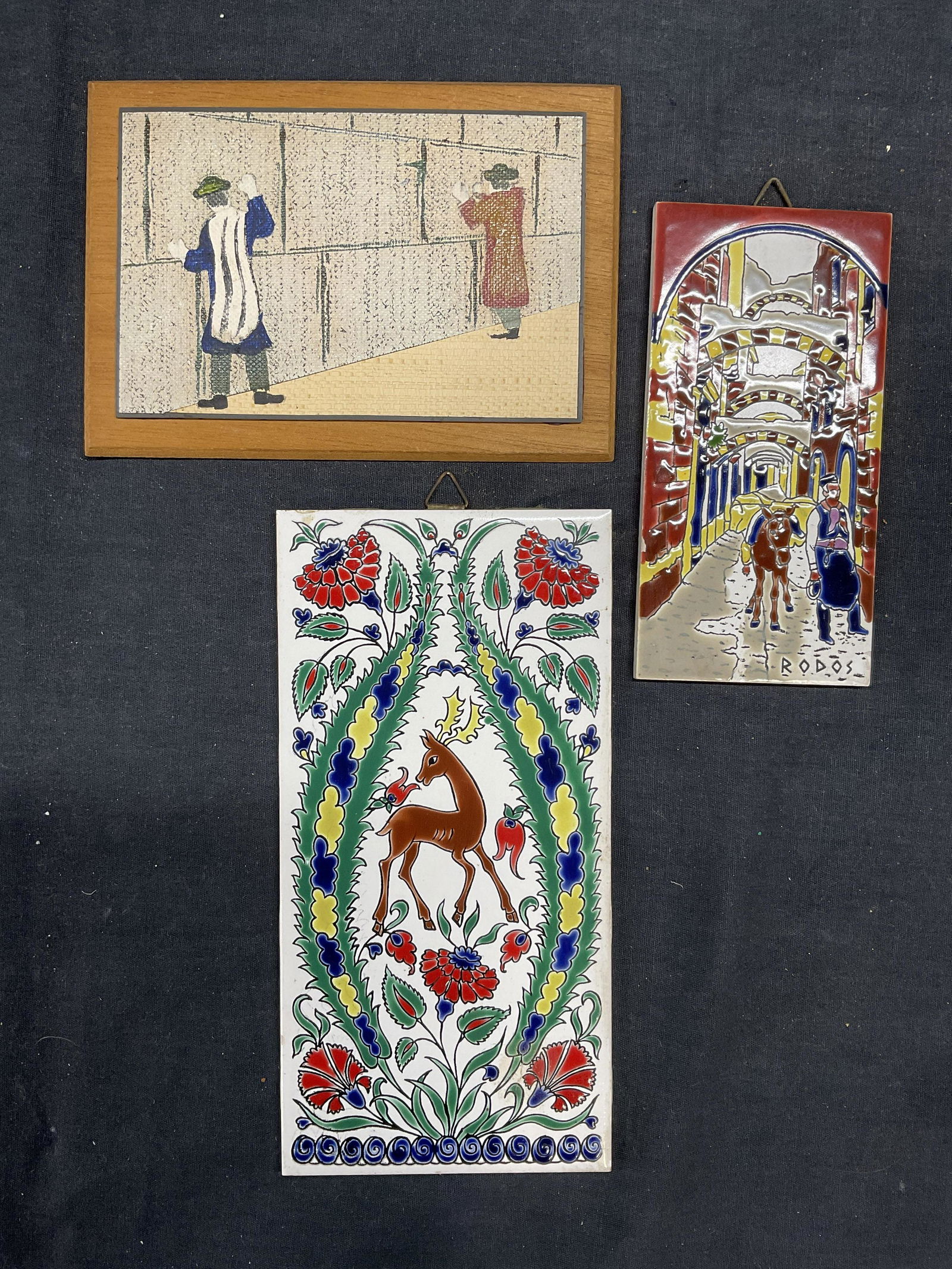 Lot 3 Wall Decor, Ceramic & Wood (1 of 5)