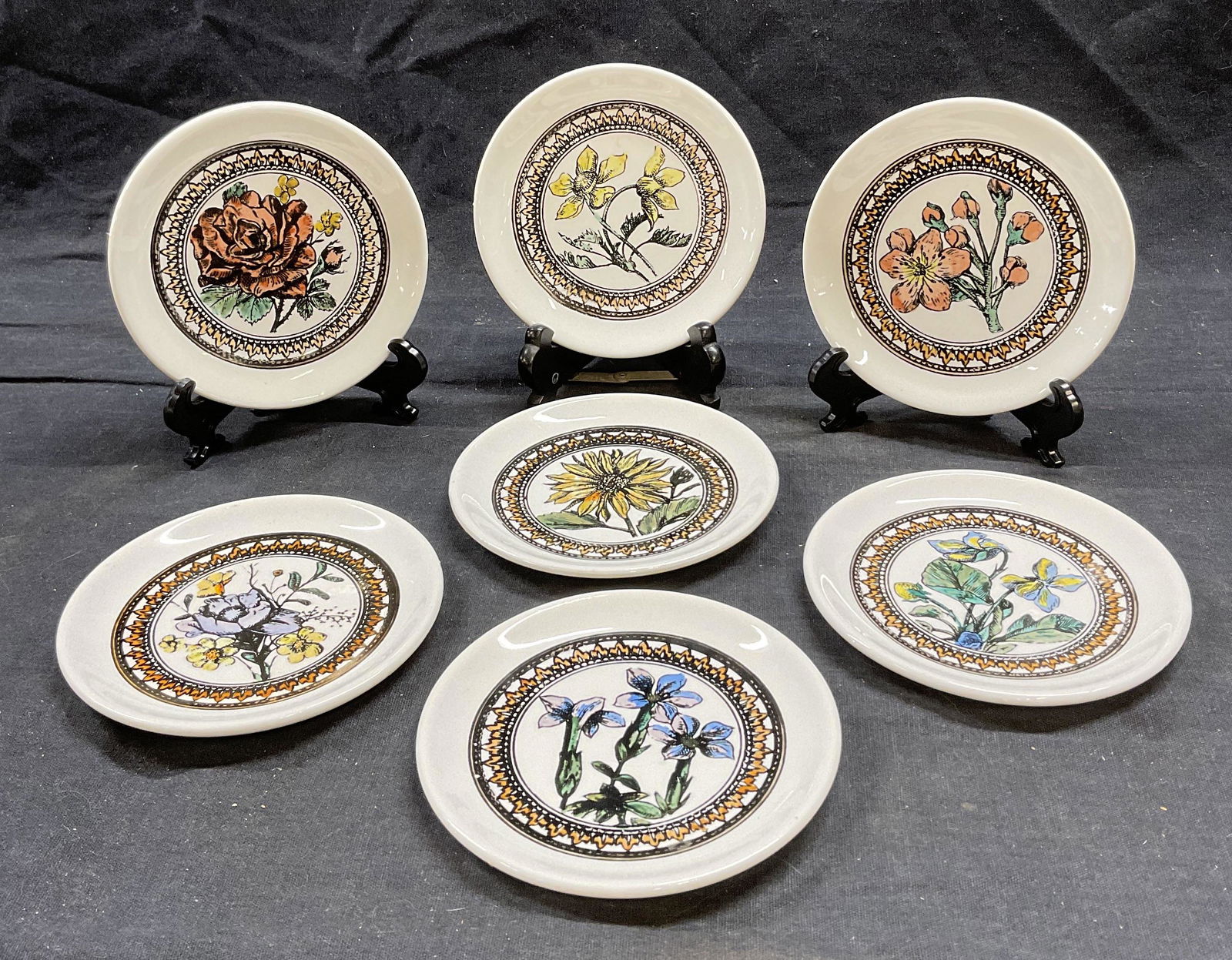 7 BUCCIARELLI Decorative Floral Dishes (1 of 6)