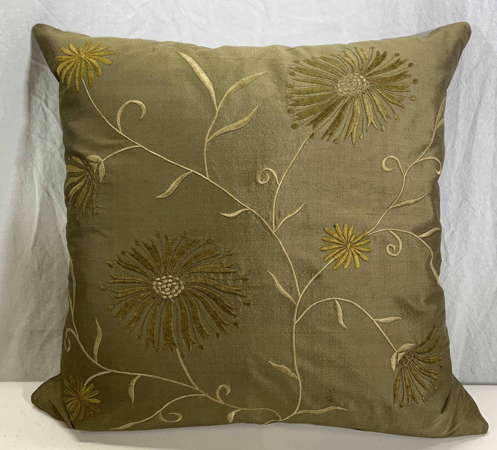POTTERY BARN Green Silk Floral Throw Pillow (1 of 5)