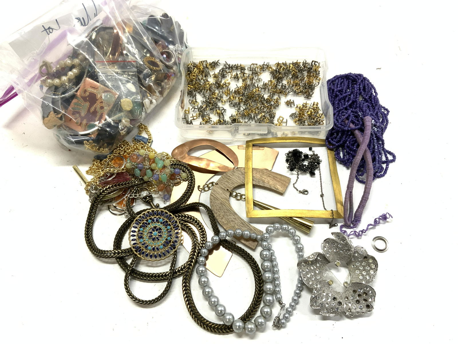 Group Assorted Jewelry Making Lot, Chains & More (1 of 6)