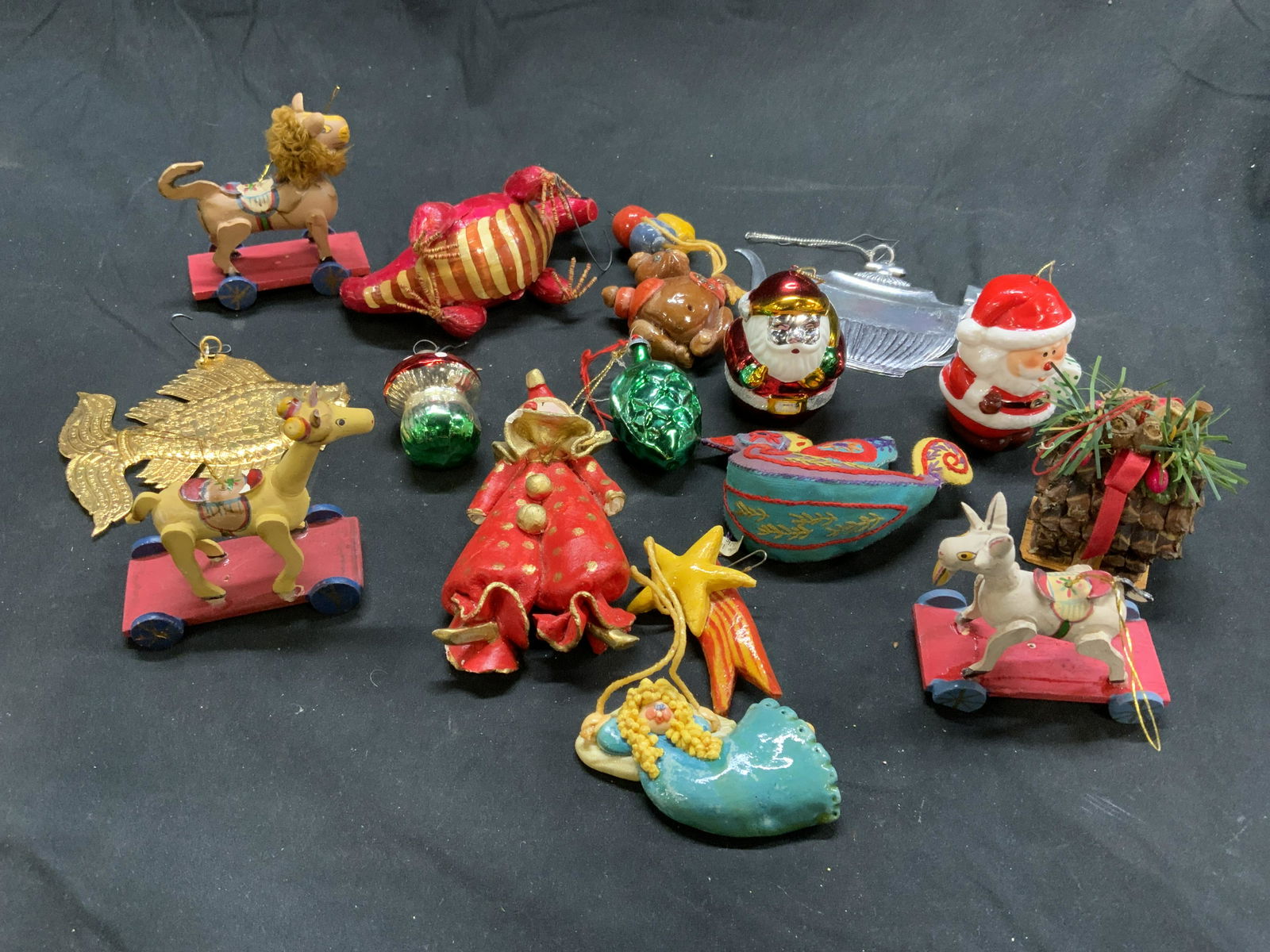 Group Lot Assorted Christmas Ornaments (1 of 4)
