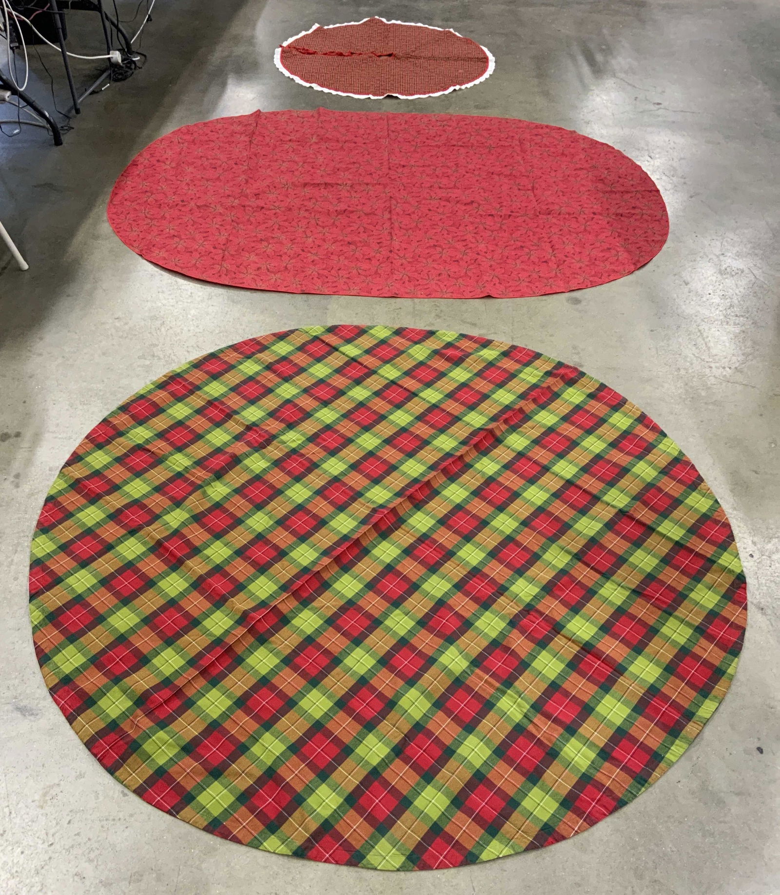Lot 3 Assorted Holiday Table Cloths (1 of 7)
