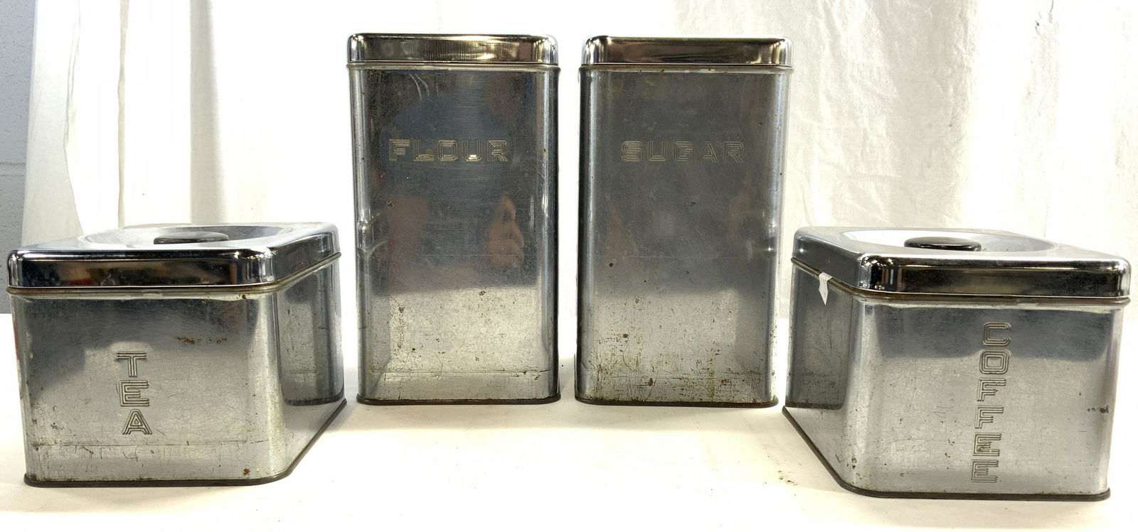 Set 4 LINCOLN BEAUTYWARE Metal Kitchen Canisters (1 of 6)