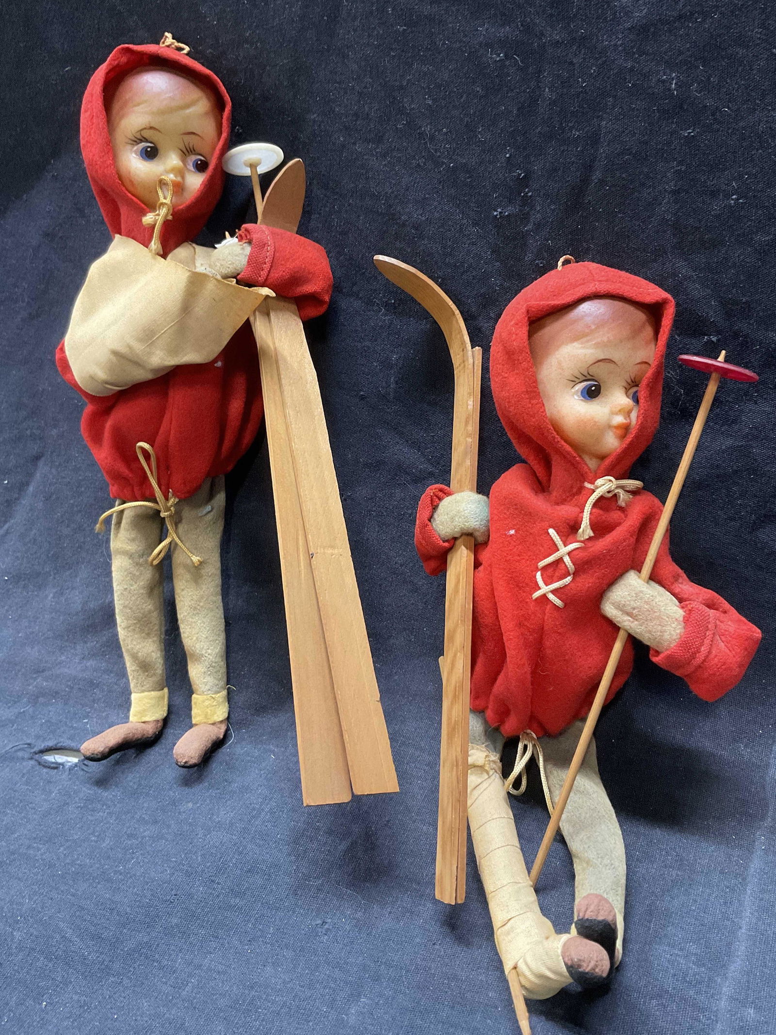 Pair ANTQ Cross Country Skiing Figurines (1 of 4)