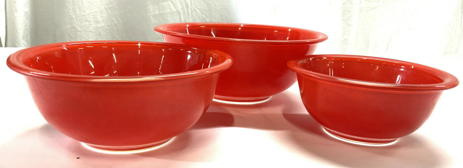 Set 3 Red Glass PYREX Bowls (1 of 7)