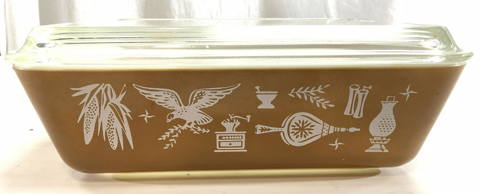 Pyrex Dish W Lid & Handles (1 of 7)