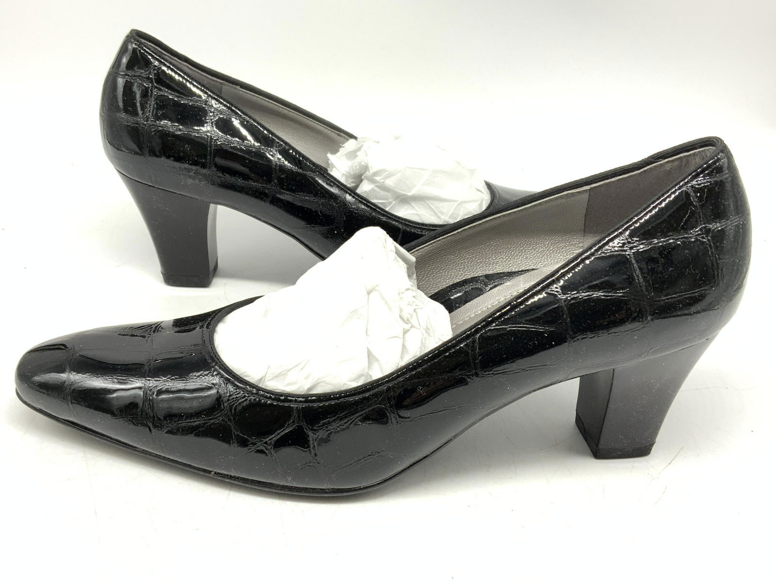 ARA Patent Black Crocodile Leather Heels: ARA patent black leather crocodile heels. 2.5 inch heels. Size 6. Gently worn, Includes box. ARA, ARA footwear, ARA heels, ladies designer footwear, ladies designer heels, ladies designer wearables, l