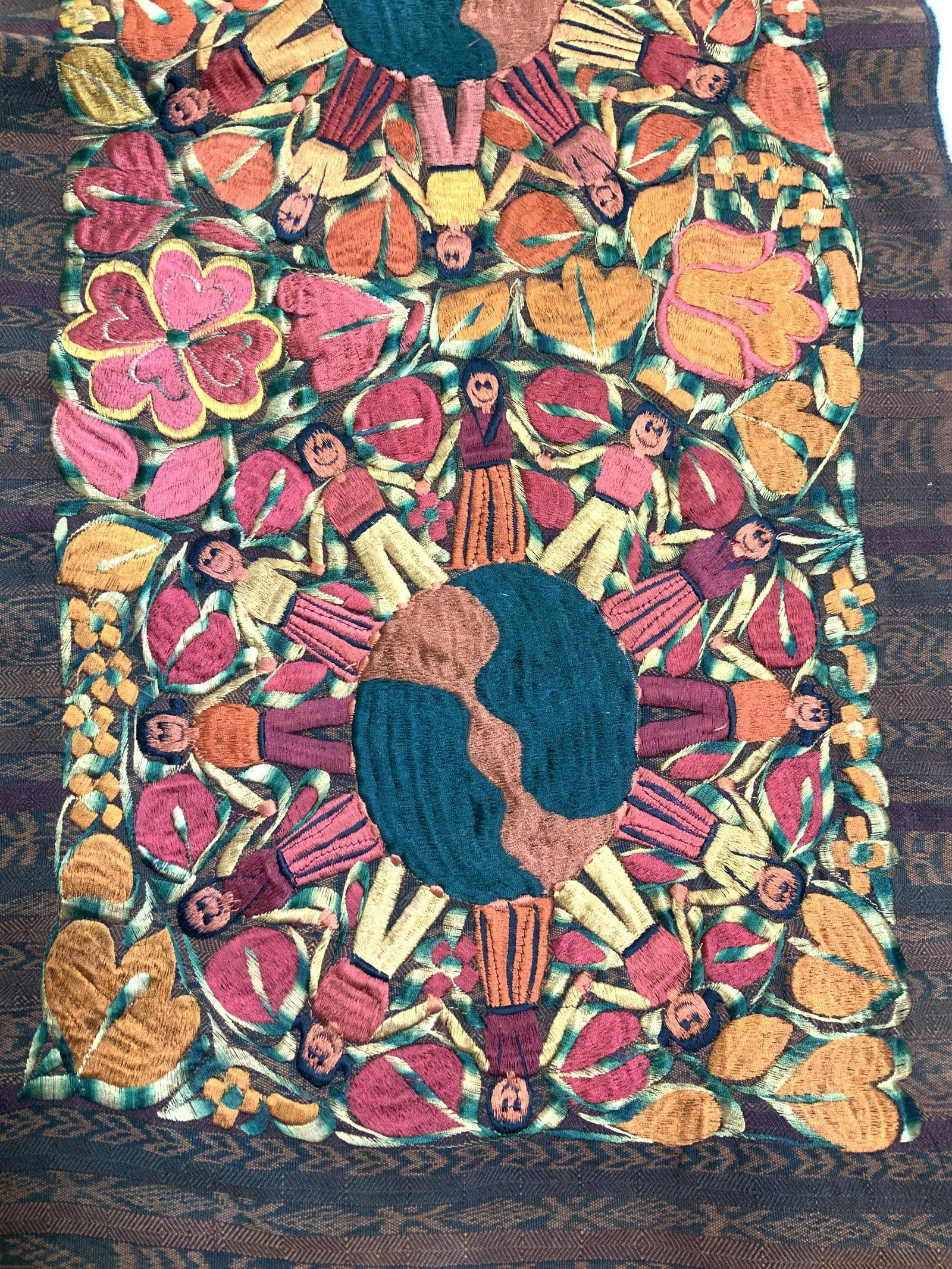 Embroidered Table Runner Global People & Fall (1 of 5)