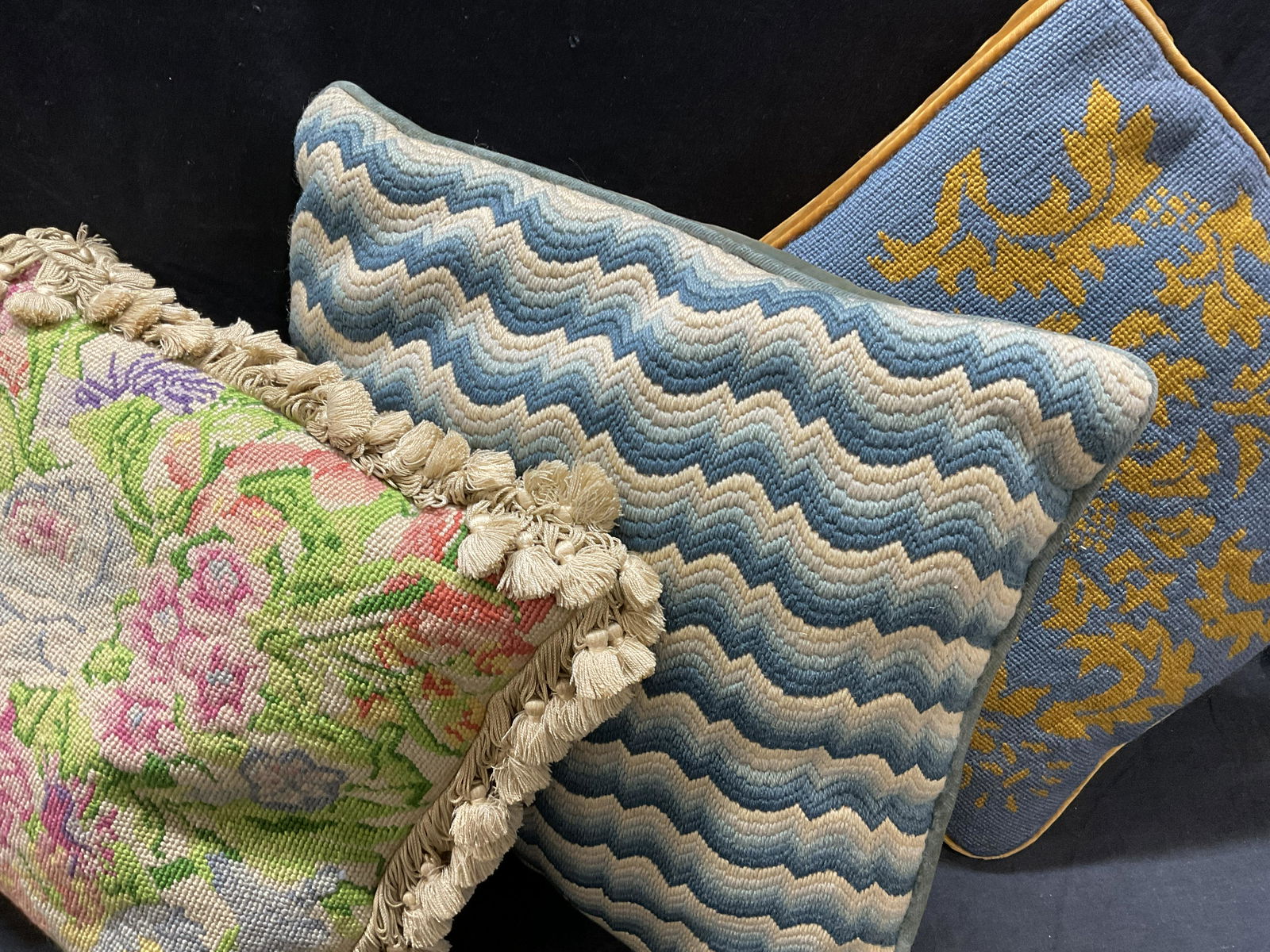 Lot 3 Decorative Needlepoint Pillows (1 of 5)