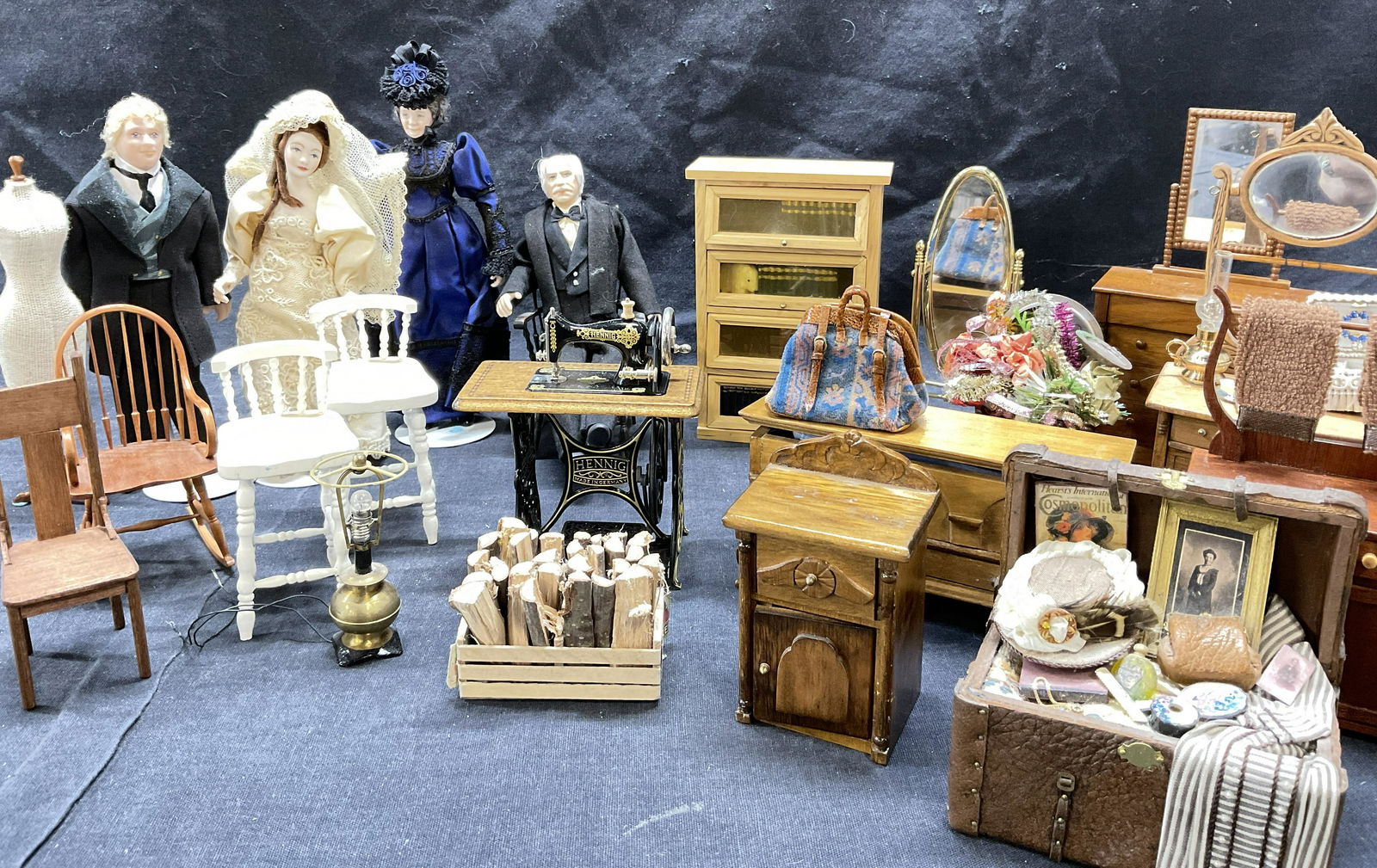 Lot Doll House Accessories, Furniture & More (1 of 11)