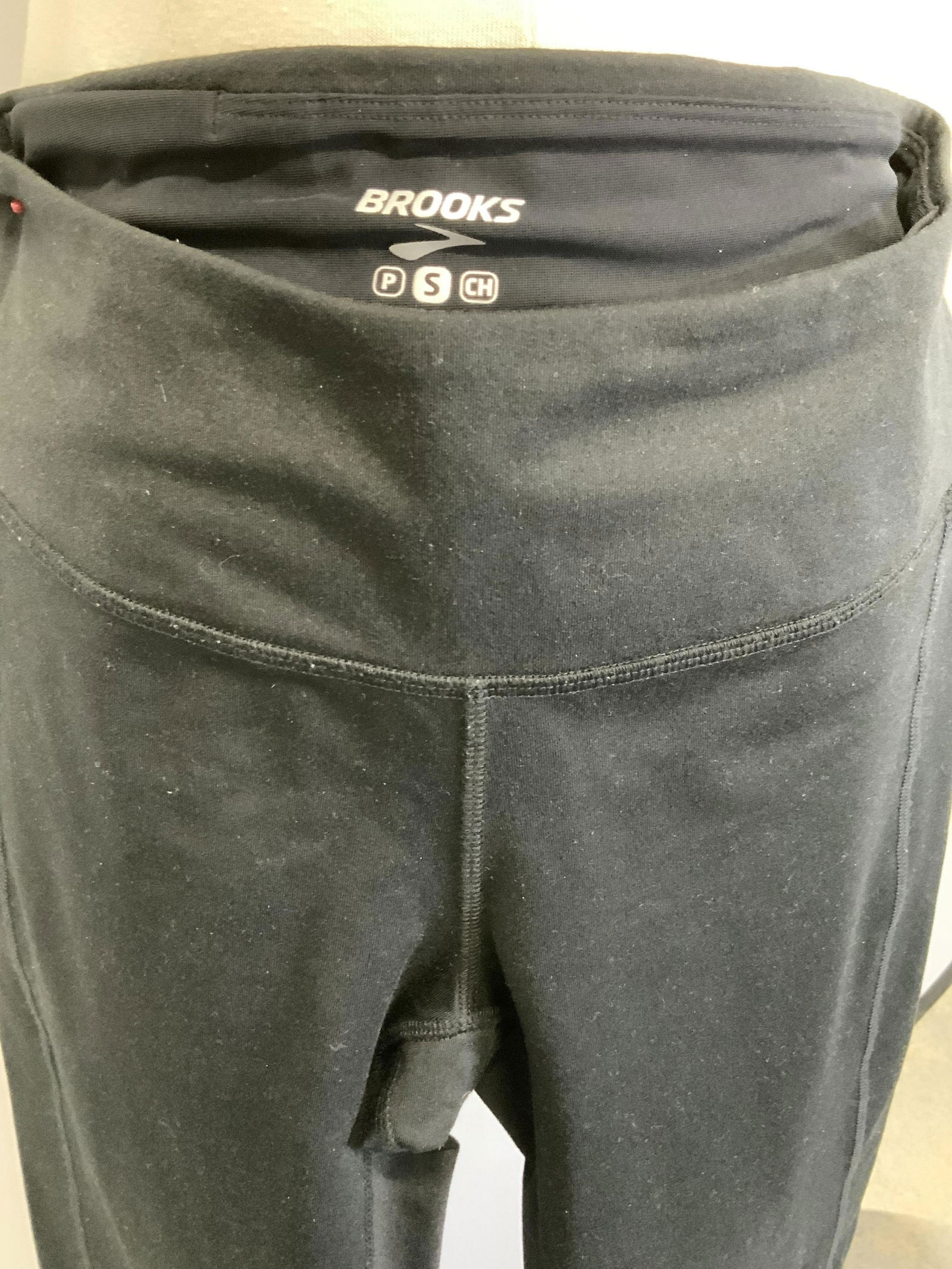 BROOKS Straight Leg Yoga Athletic Pants (1 of 4)