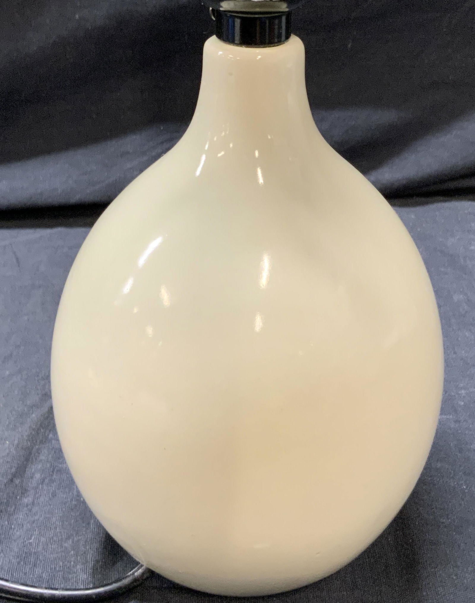 Ceramic Tabletop Lamp (1 of 7)