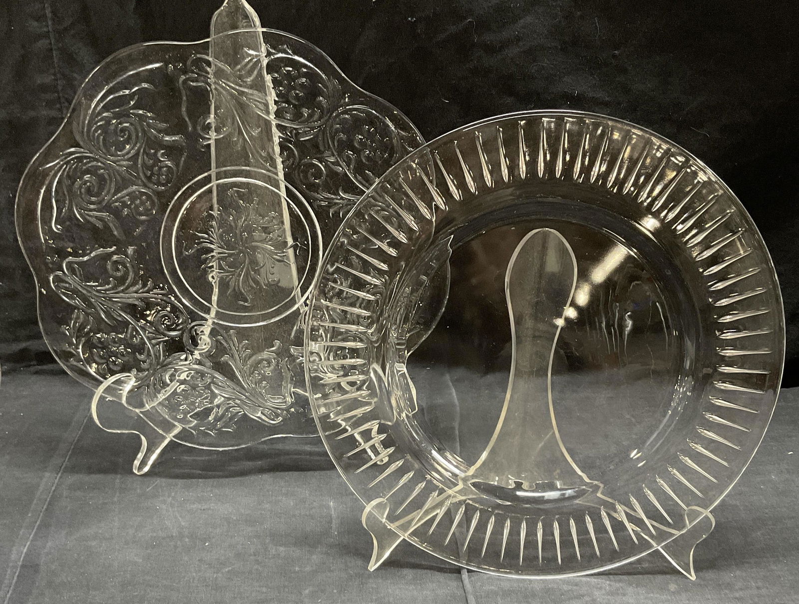 Pair Glass Serving Plates (1 of 7)