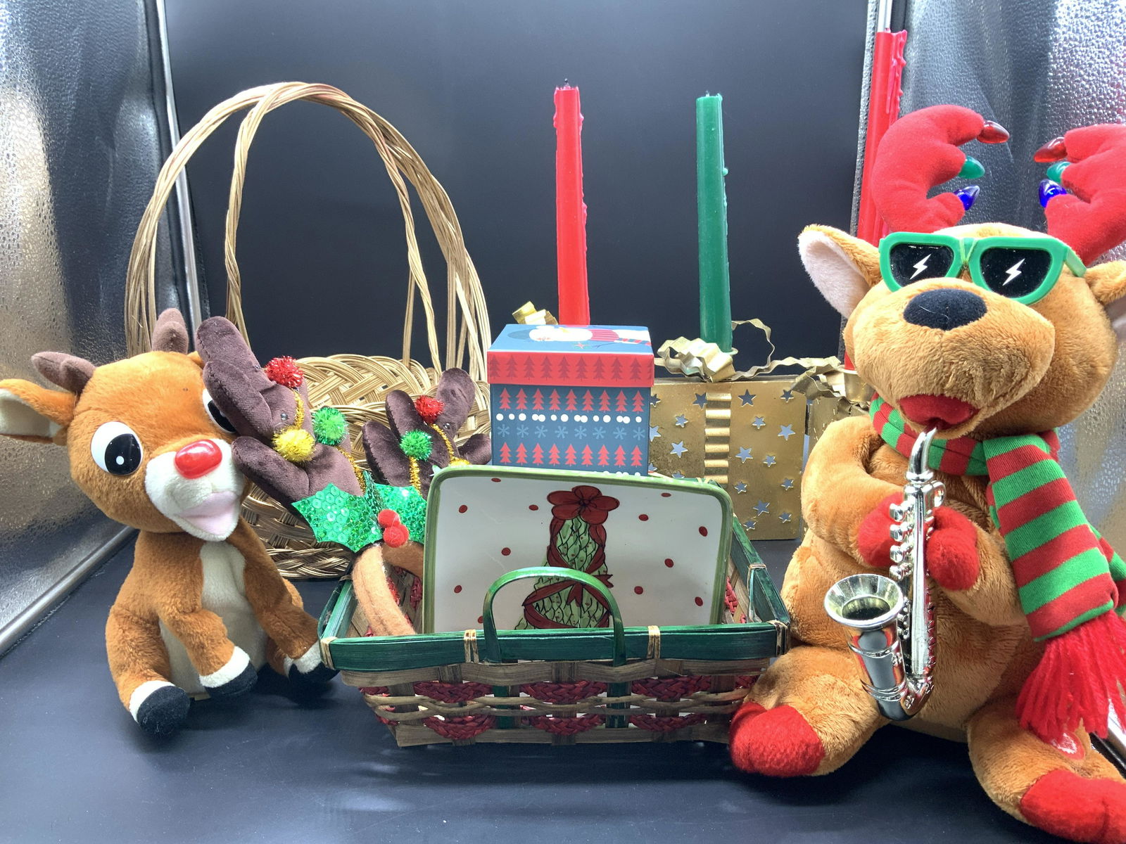 Huge  Lot XMas Ornaments, Boxes and Decor (1 of 19)