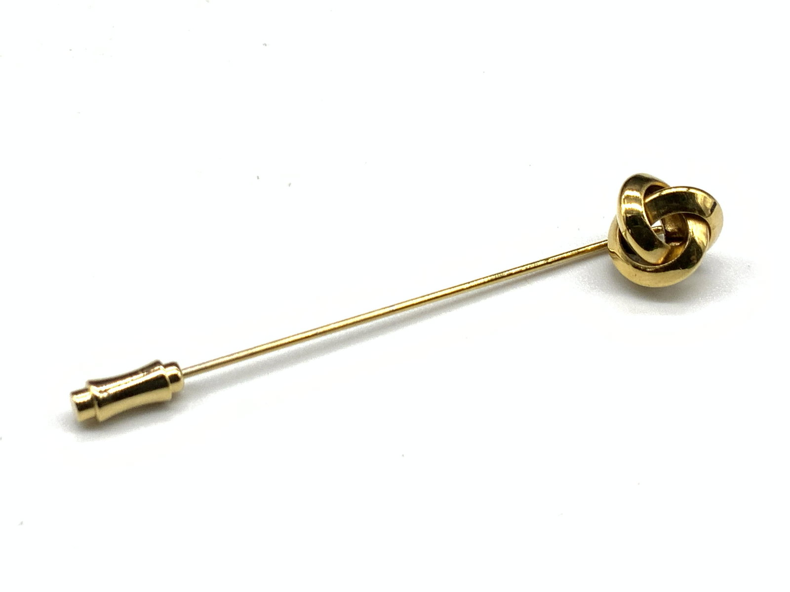 NAPIER Signed Knot Stick Pin, Vintage Jewelry: A vintage gold tone metal stick pin. Topper is a knot form. Signed NAPIER on clasp. Measures approx 2.75L x .5W in. Signature worn, appears to read NAPIER. Vintage jewelry, Vintage accessories, Fashio
