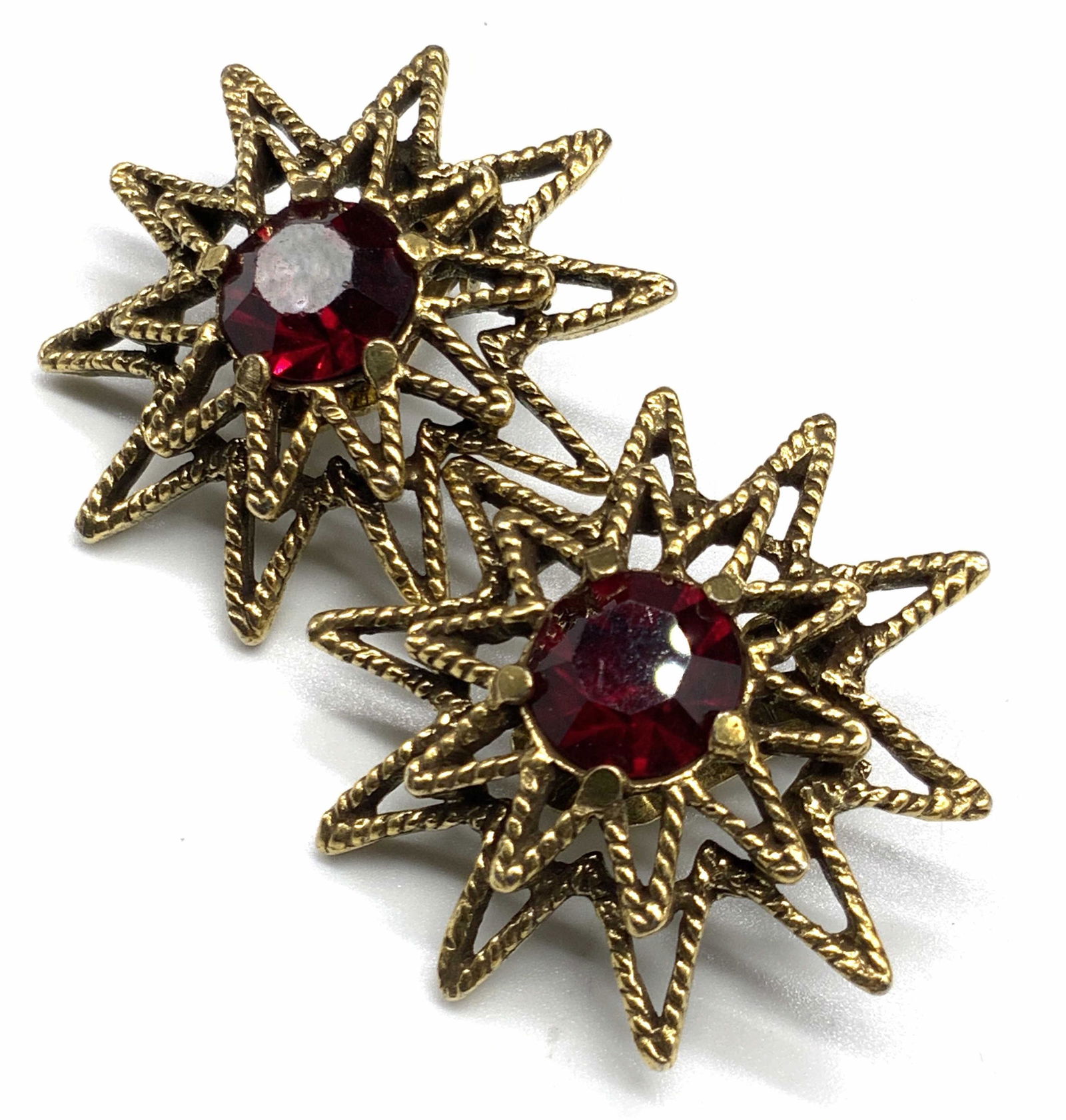 TARA Vntg Ruby Red Crystal Burst Earrings W Stand (1 of 10)