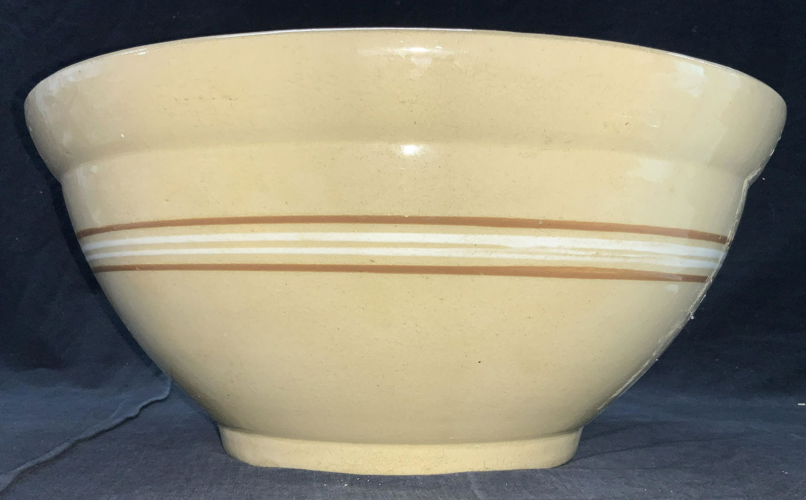 Antique XL American Yellow Ware Centerpiece Bowl (1 of 8)