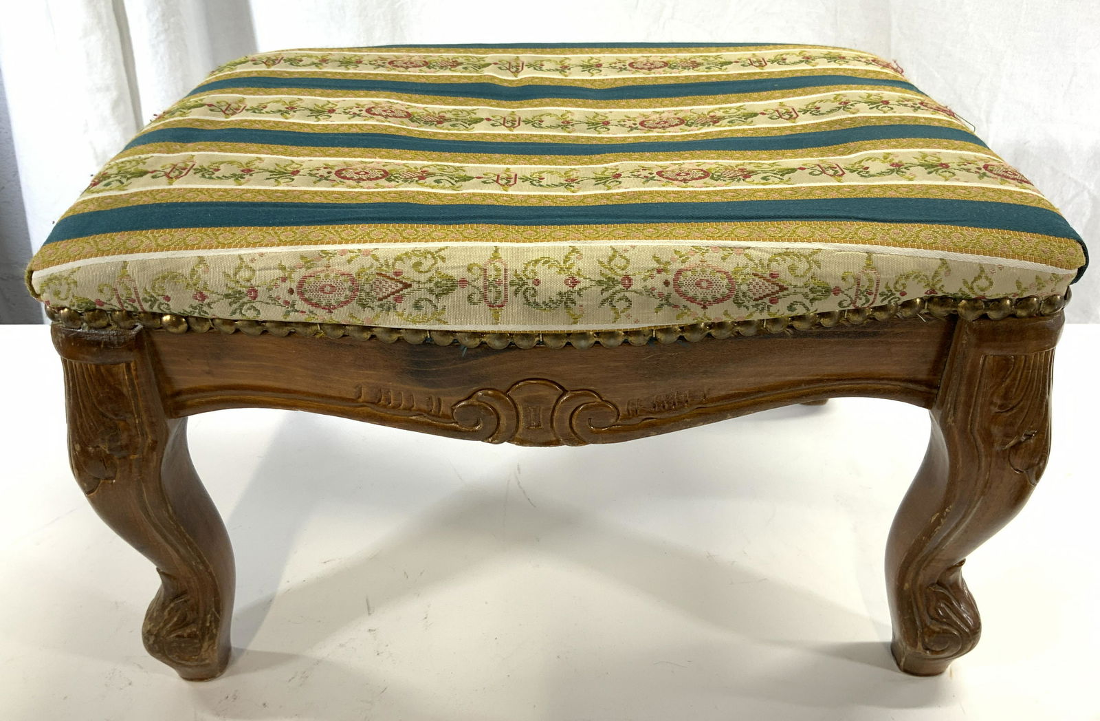 Vintage Victorian Foot Stool W Nailhead Detail (1 of 8)