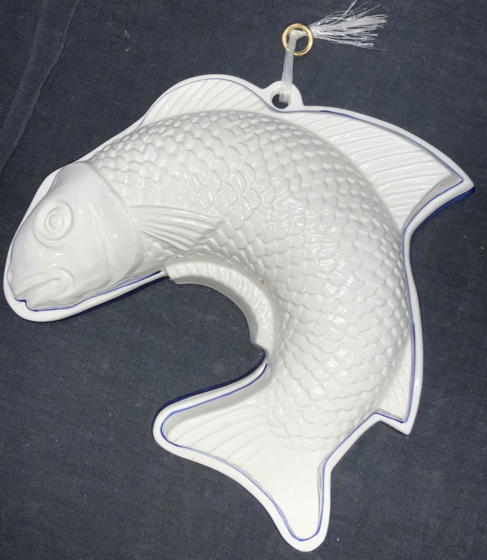 Vintage 1950s Hand Painted Ceramic Fish Mold (1 of 8)