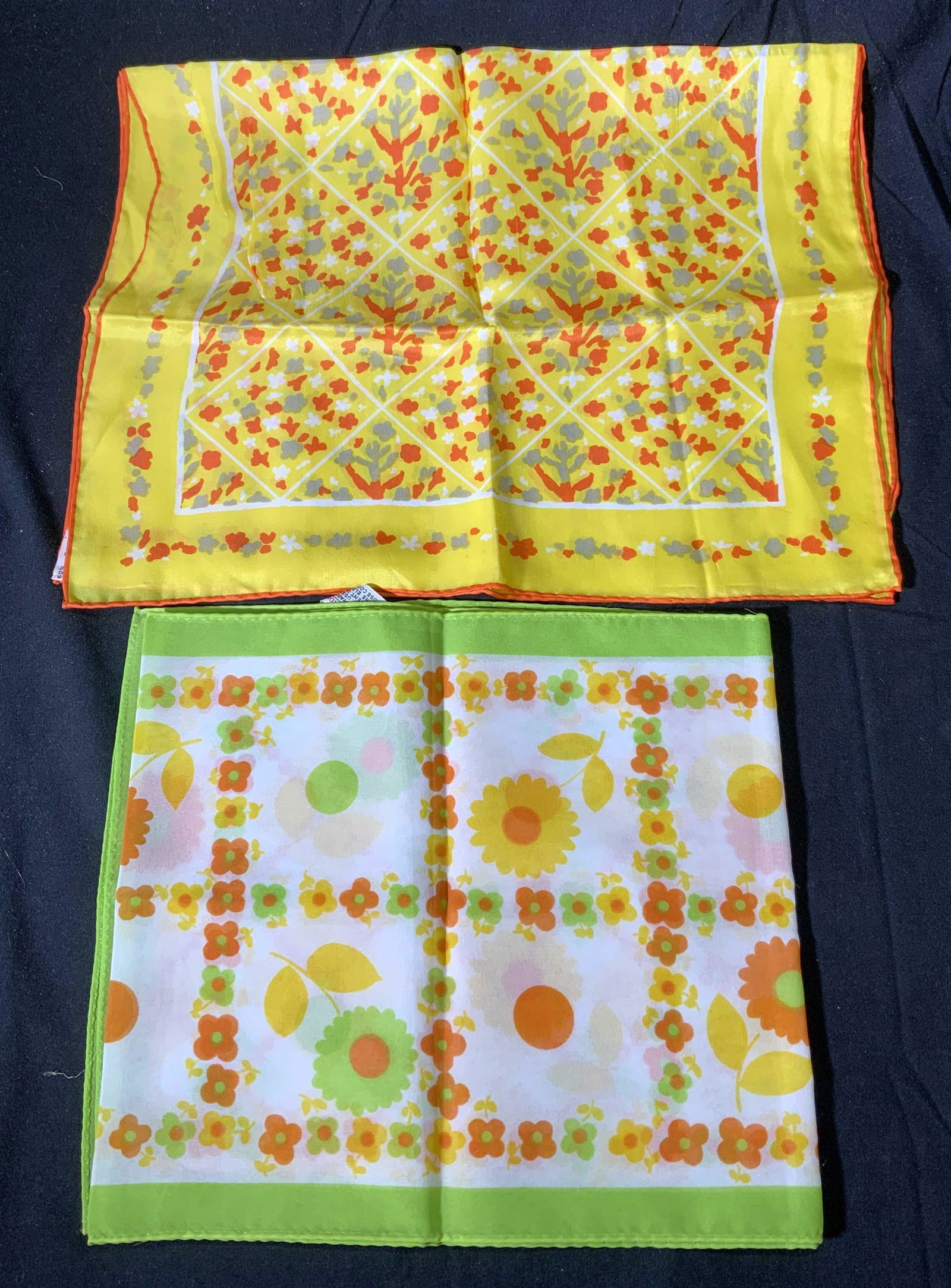 Lot 2 Yellow & Green Silk Blend&Polyester Scarves (1 of 5)