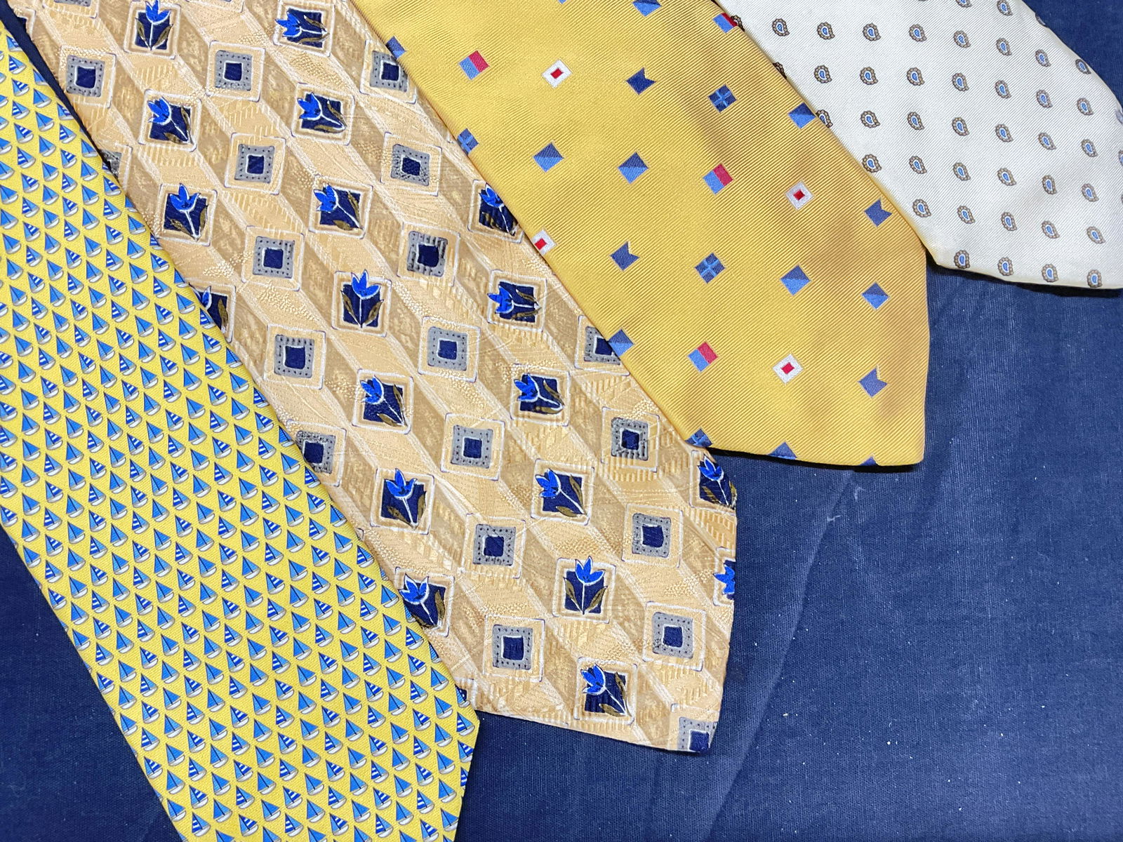 Lot 4 Yellow Hued Silk Ties (1 of 6)
