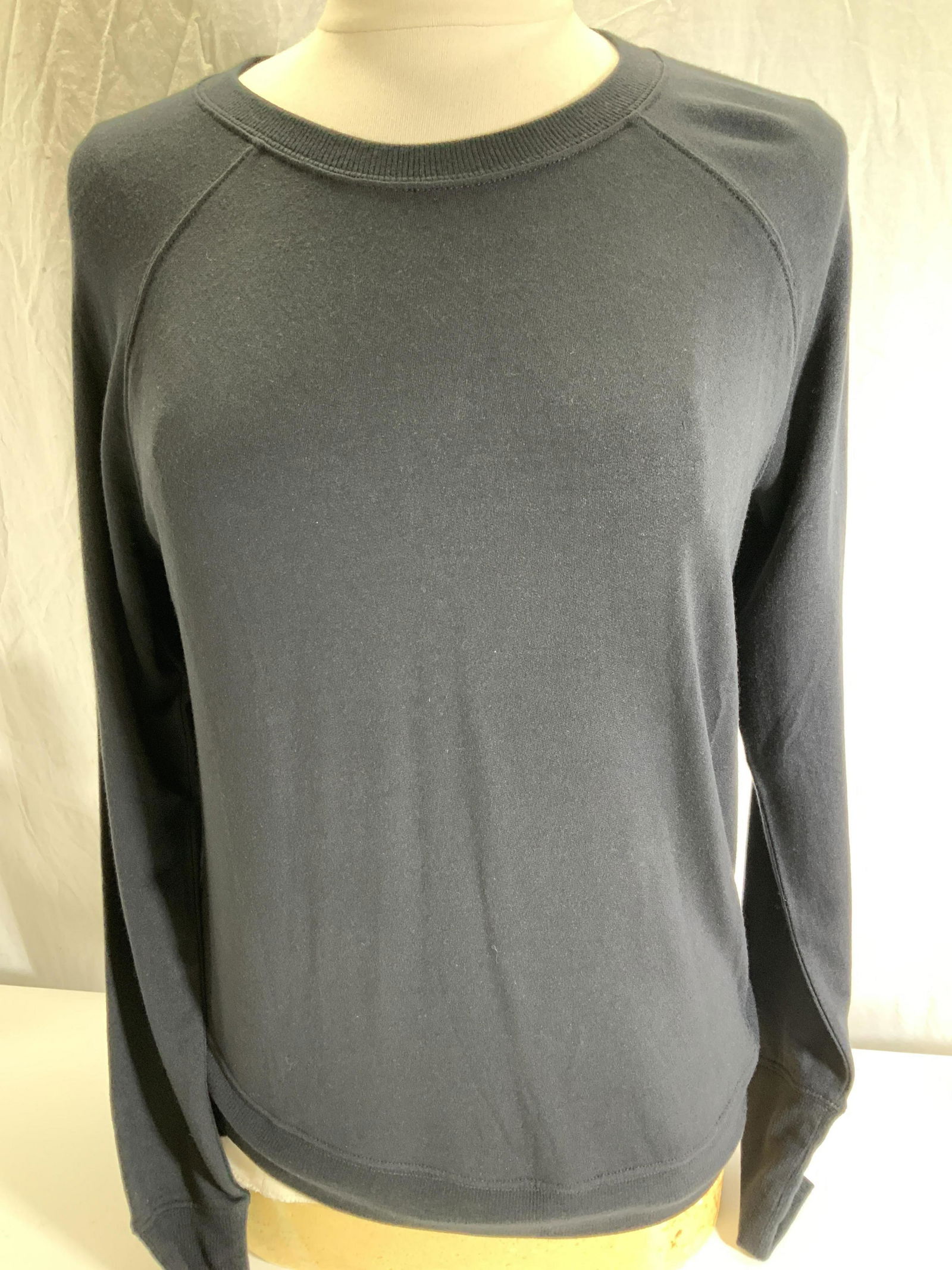 ATHLETA BLACK MODAL SPANDEX SHIRT (1 of 4)
