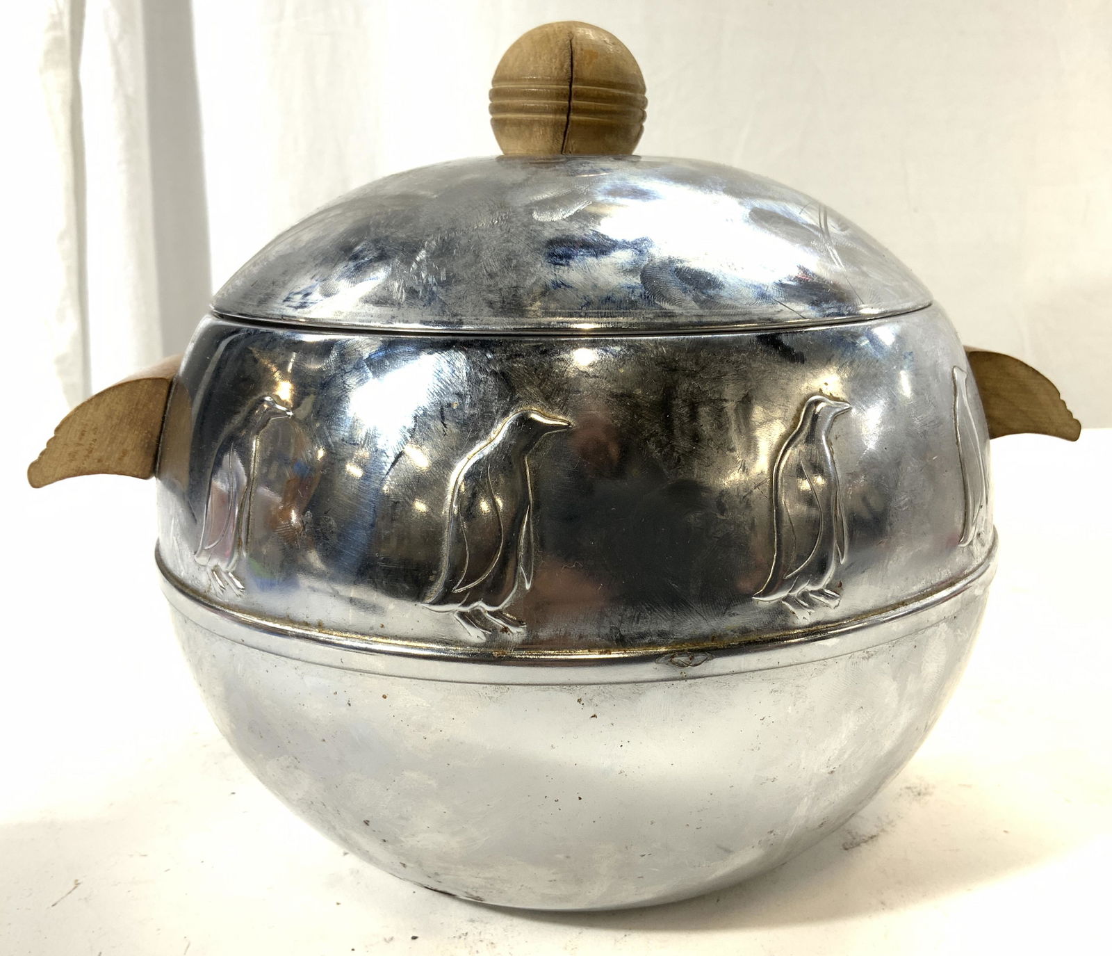 PENGUIN HOT COLD Server W Handles & Lid (1 of 9)