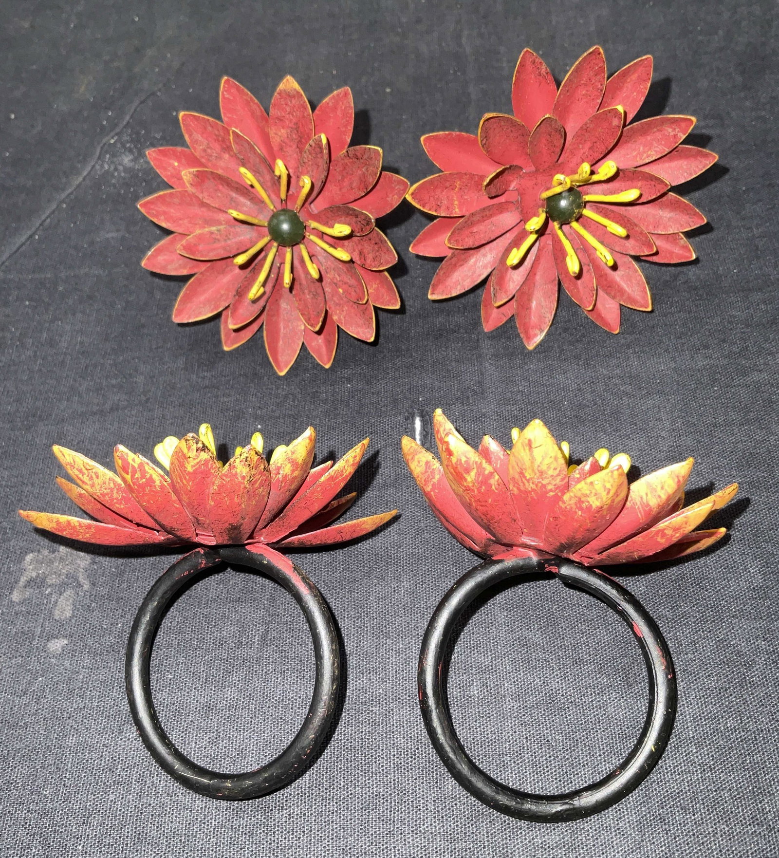 4 Floral Metal Napkin Rings (1 of 3)