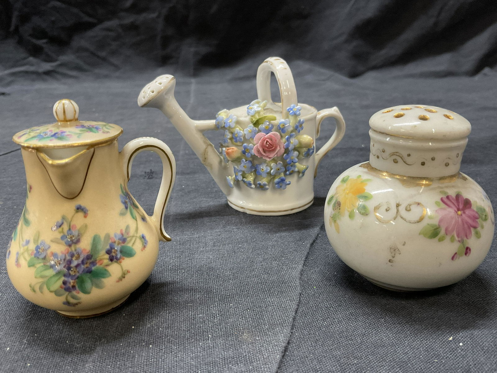 Lot3 Miniature Ceramic Table Top Accessories (1 of 5)