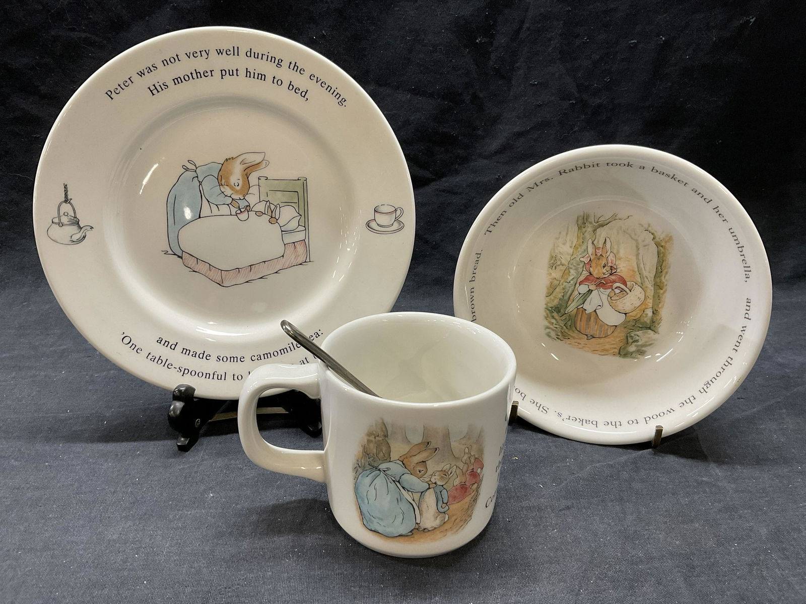 Set4 Peter Rabbit Porcelain Ware & Spoon (1 of 5)