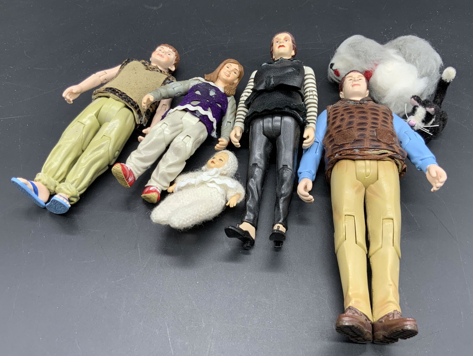 7 Vintage Dollhouse Figural Toys, People & Animals (1 of 7)