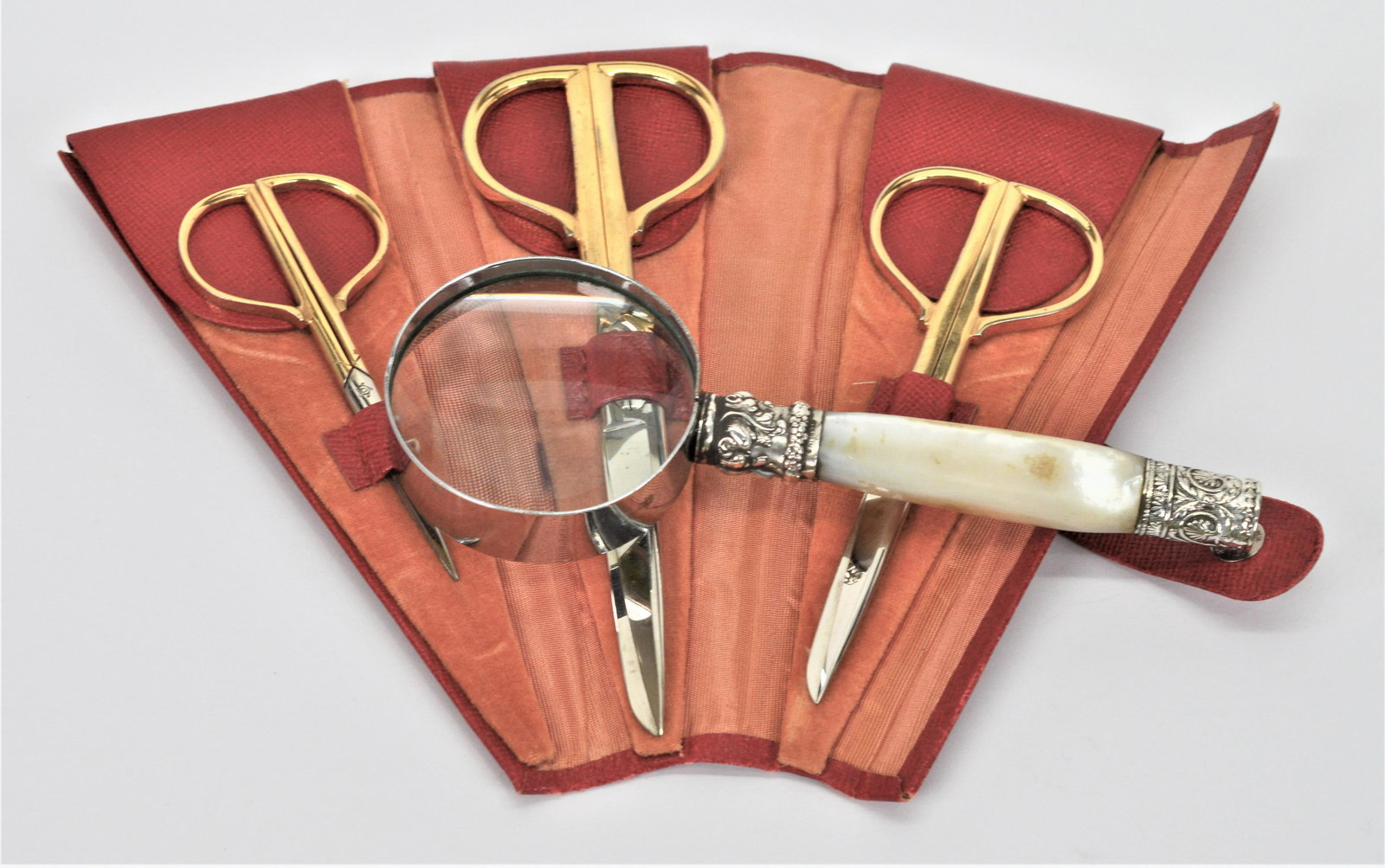 Set3 Sewing Scissors & Vintage Magnifying Glass (1 of 7)