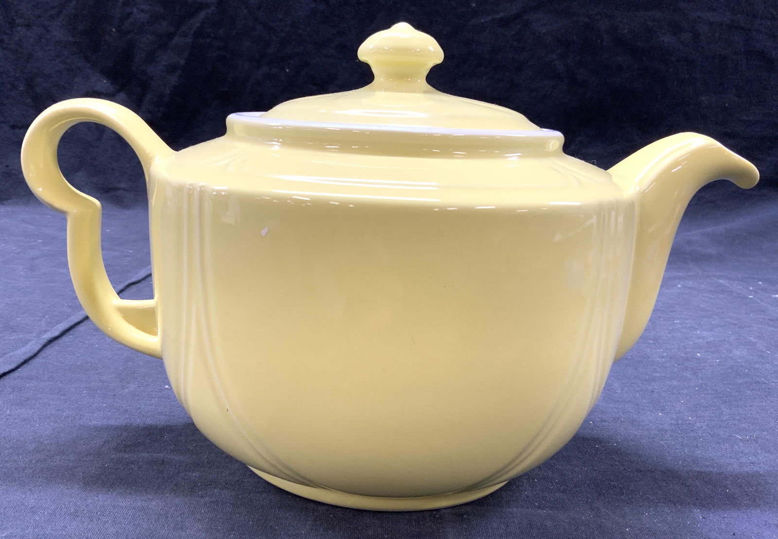 HALL PCUR RIGHT TRICOLATOR POT W Lid Yellow (0762) on Jan 04, 2023