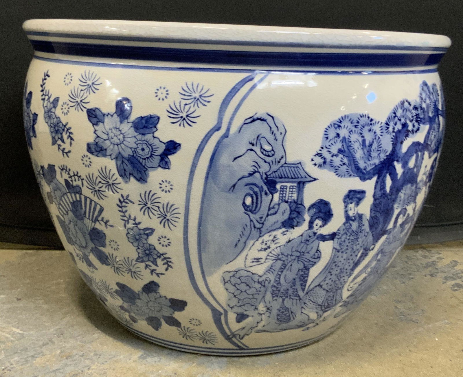 Vntg Asian Blue & White Ceramic Fishbowl Planter (0821) on Jan 04