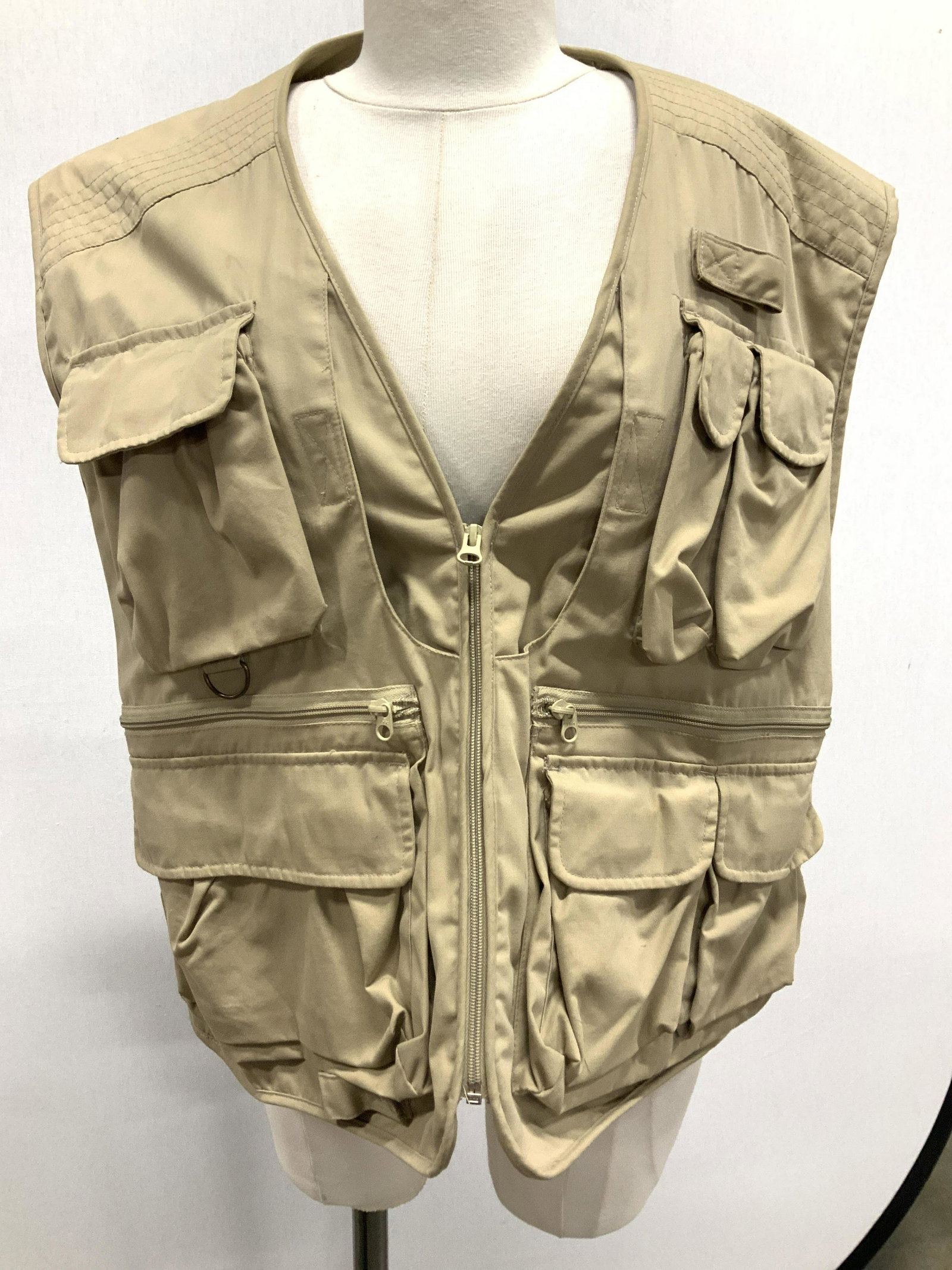 Woolrich Cotton Poly Fishing Style Vest (1 of 8)