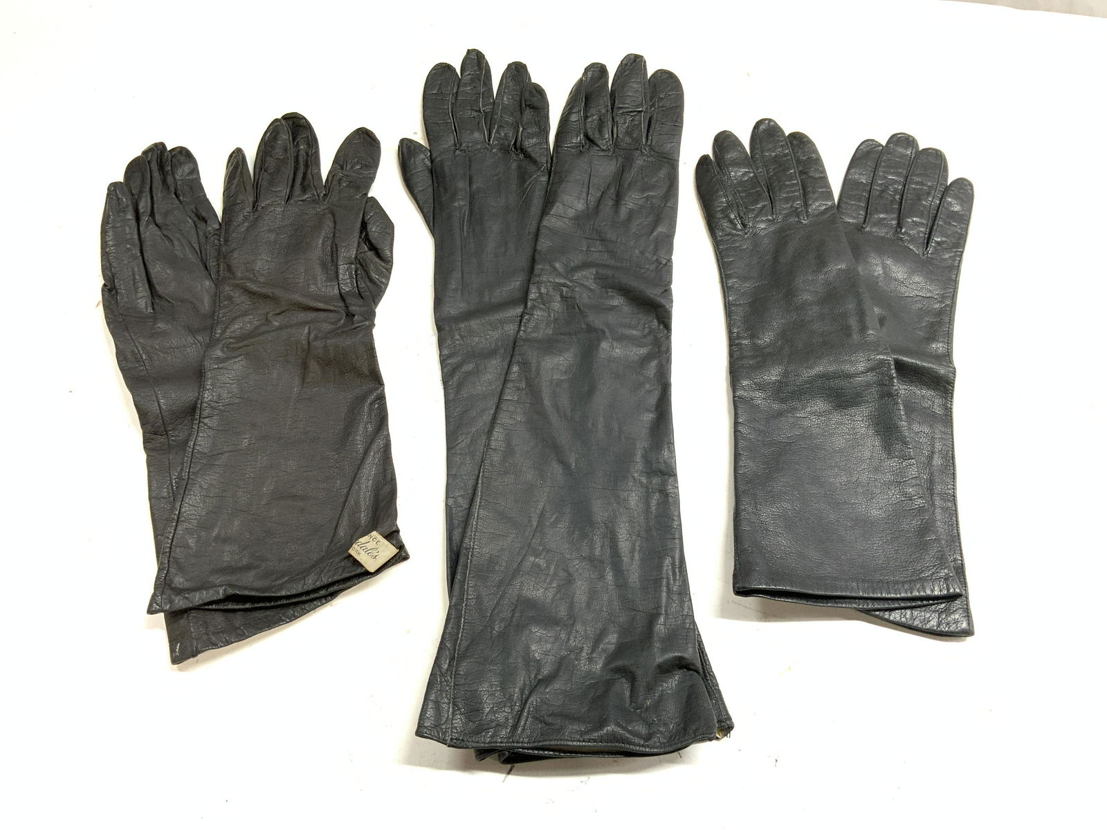 Lot 3 Pairs Of French Leather Gloves (1 of 11)