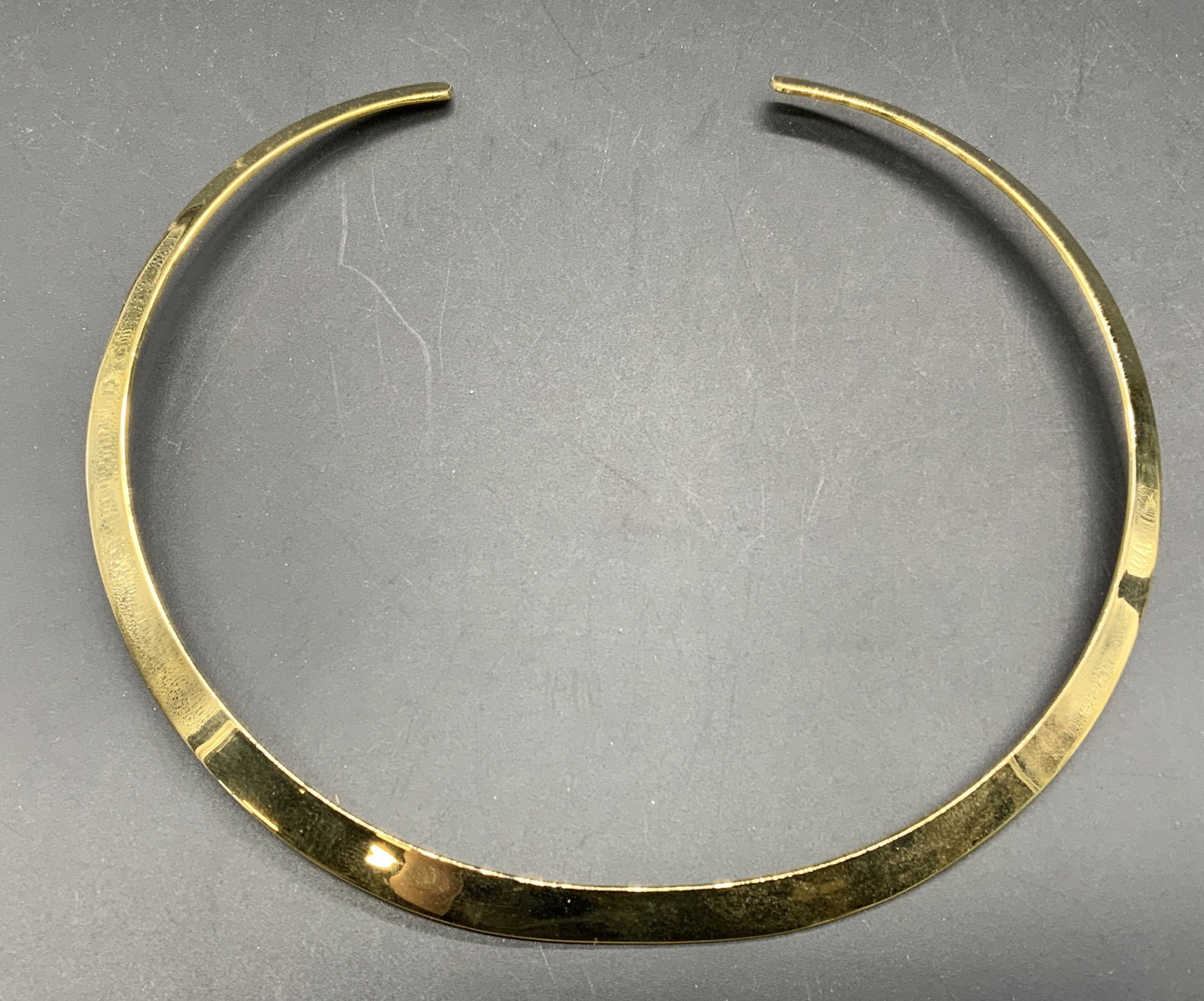 Vintage Gold Tone Collar Choker Necklace: Vintage gold tone collar choker necklace. Interior neck width approx. 5.25 inches. Some surface wear consistent with exposure. Property of Palm Beach, Florida estate. Estate jewelry, vintage jewelry, 